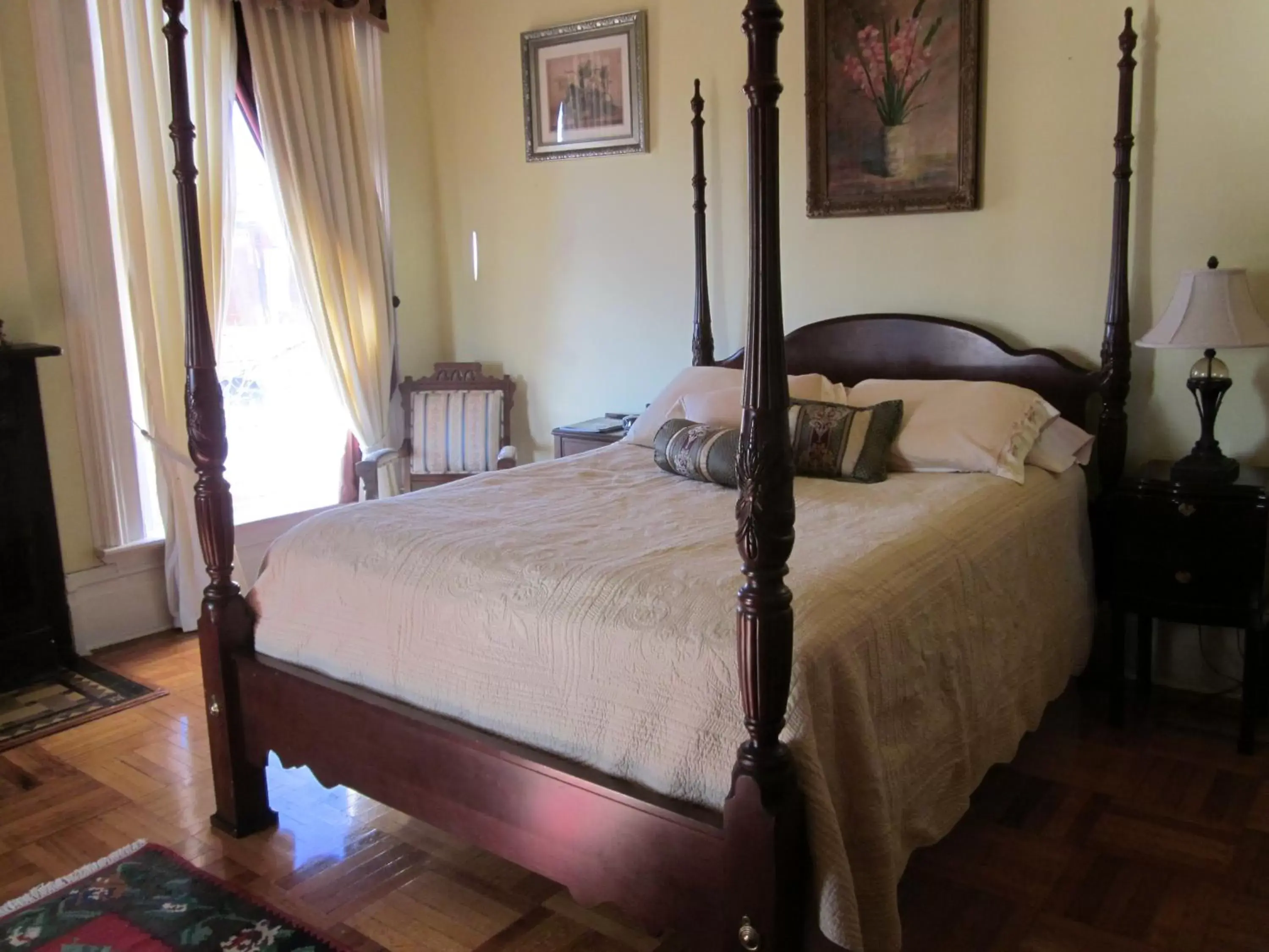 Queen Room with Double Bed in Baer House Inn Queen Room with Double Bed in Baer House Inn