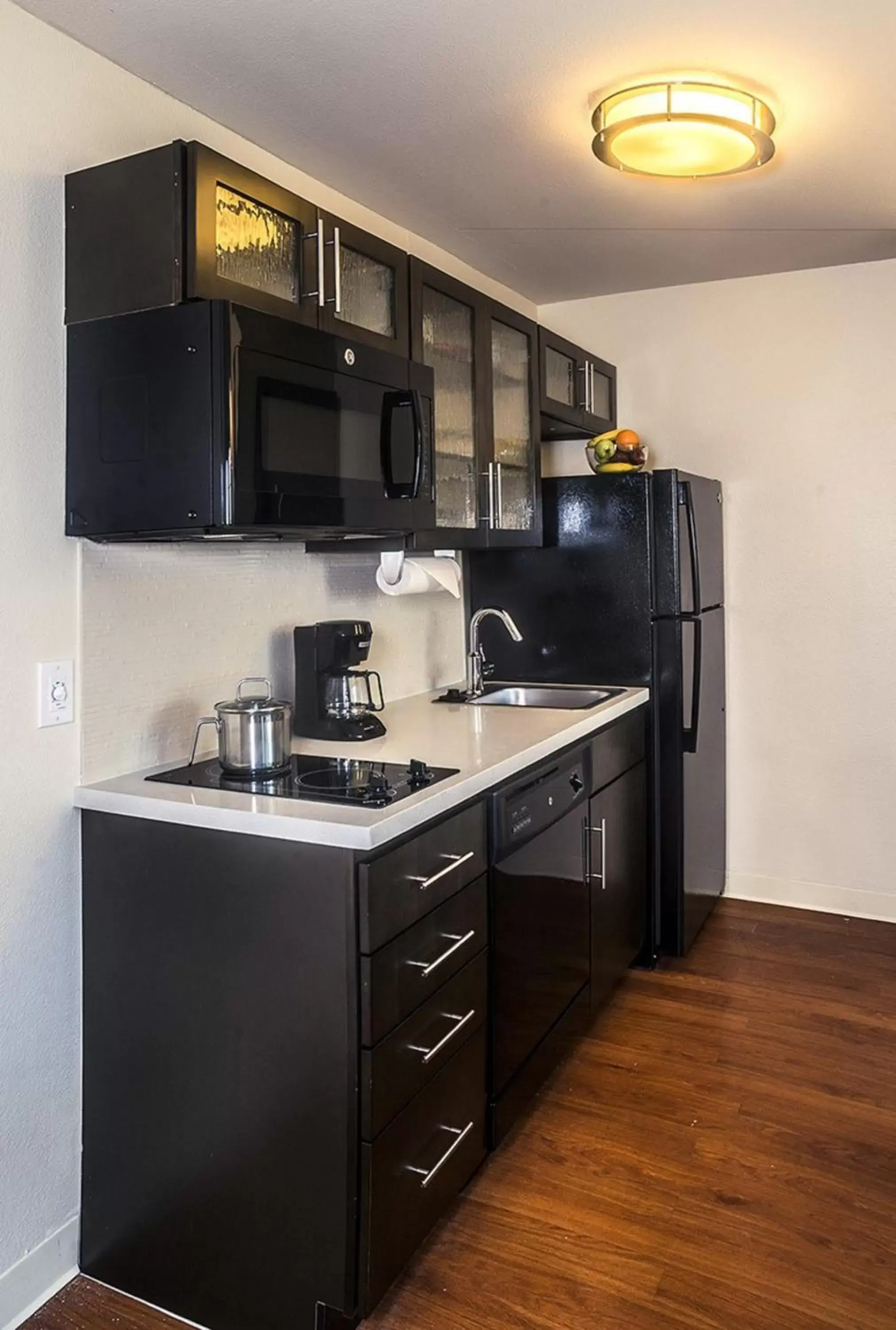 Photo of the whole room, Kitchen/Kitchenette in Candlewood Suites Austin-Round Rock, an IHG Hotel