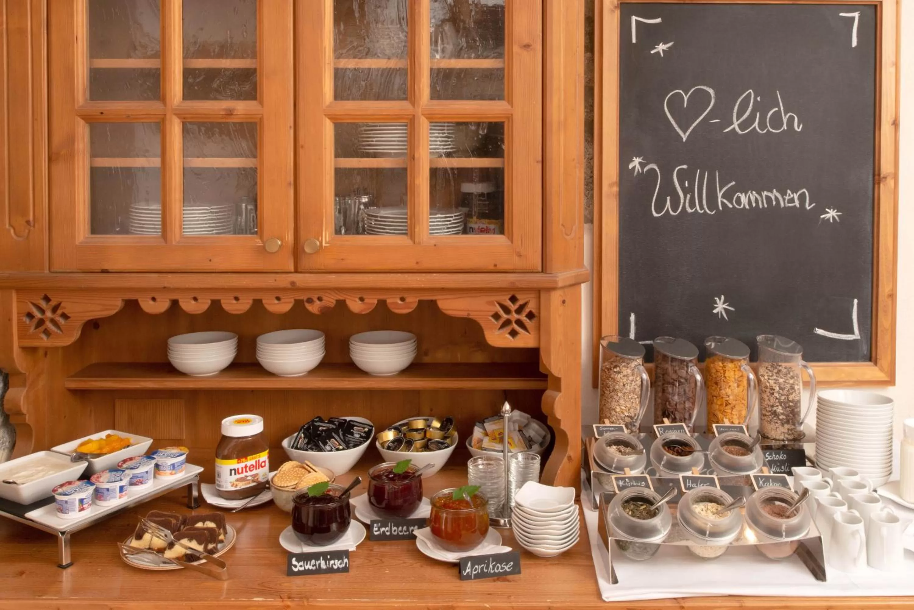 Breakfast in Villa Antonia