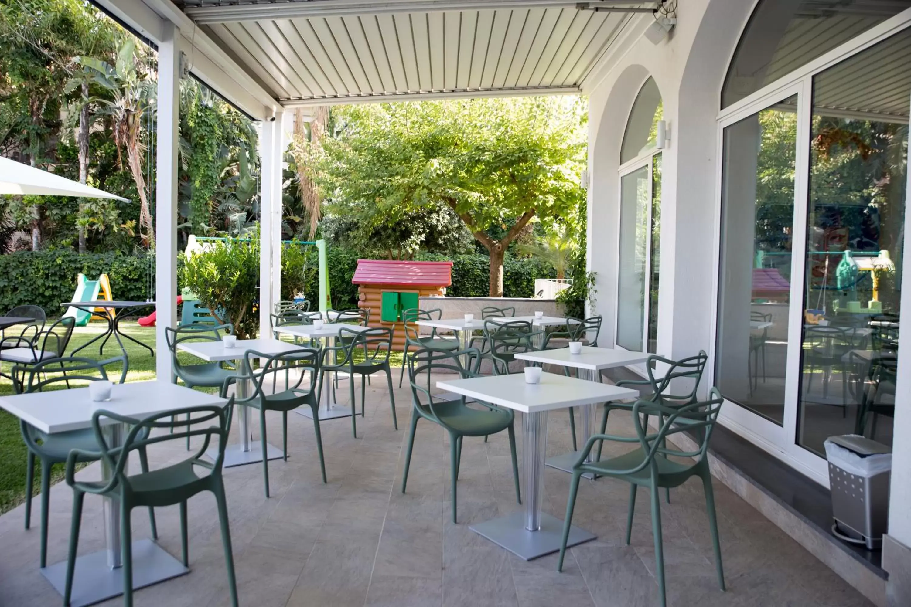 Patio, Restaurant/Places to Eat in Sicilia's Art Hotel & Spa