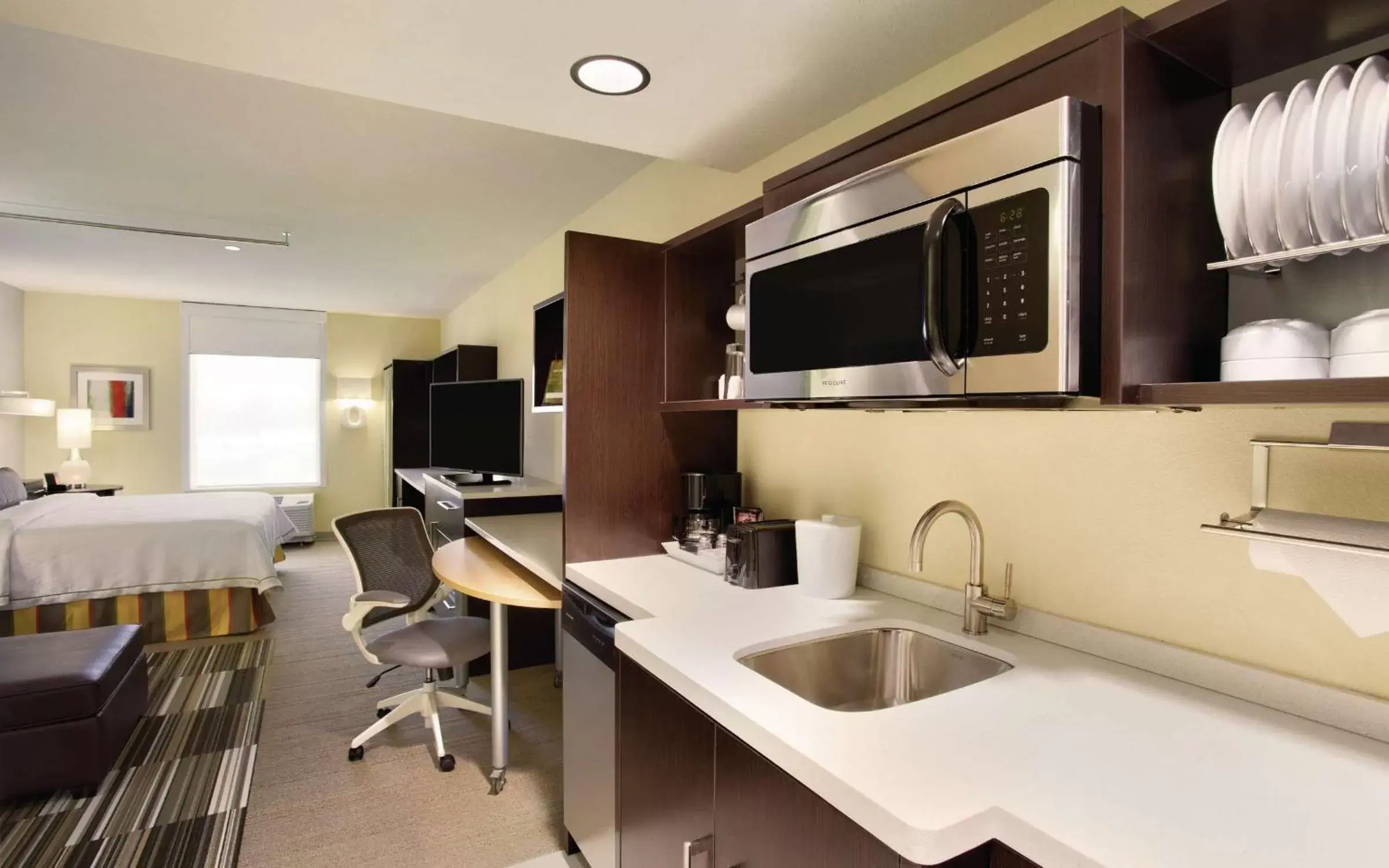 Bedroom, Kitchen/Kitchenette in Home2 Suites by Hilton Lehi/Thanksgiving Point