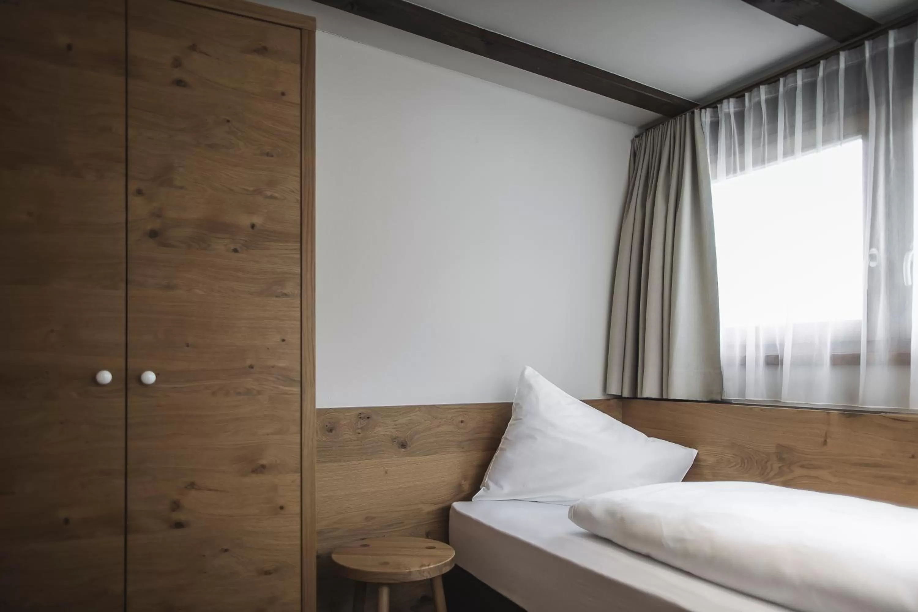 Bedroom, Bed in Autentis