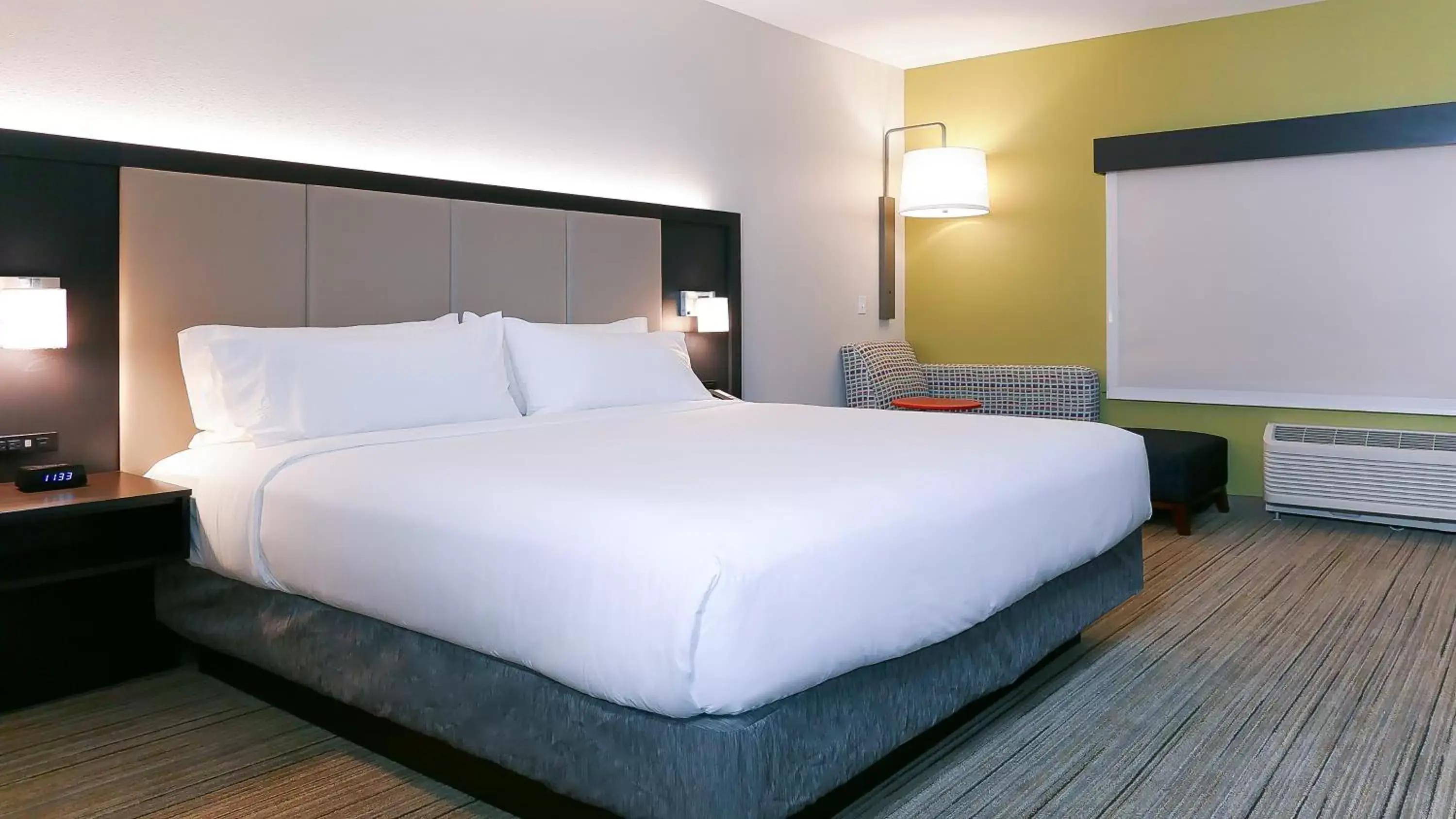 Photo of the whole room, Bed in Holiday Inn Express & Suites - Tampa East - Ybor City, an IHG Hotel