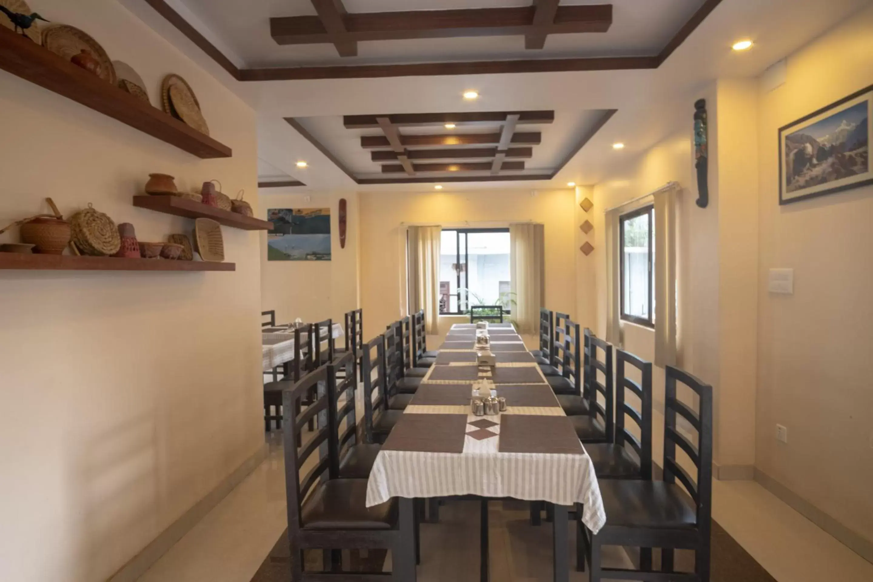 Restaurant/places to eat in Hotel Sublime Restaurant/places to eat in Hotel Sublime