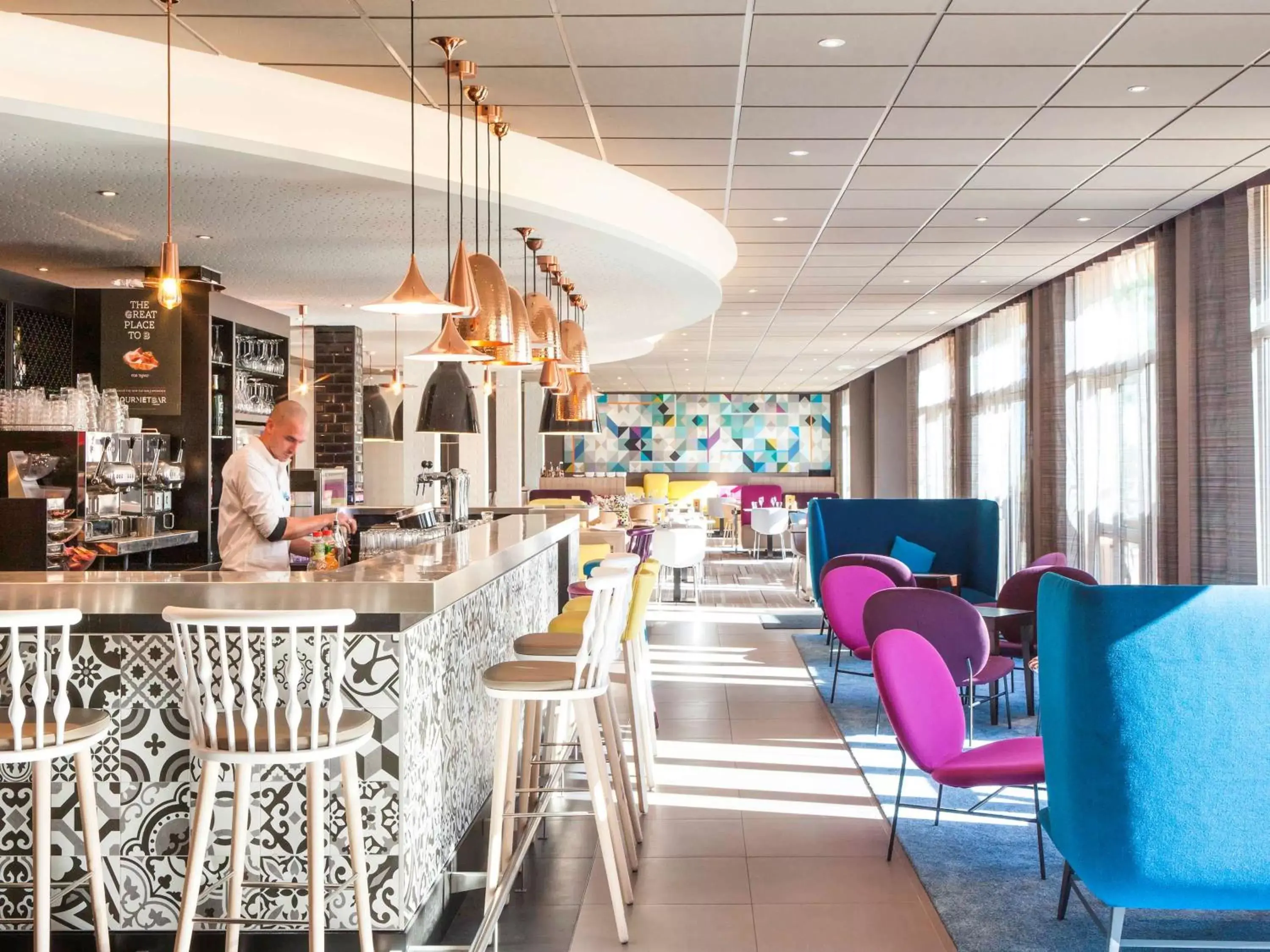 Lounge or bar, Lounge/Bar in Novotel Saint-Quentin en Yvelines