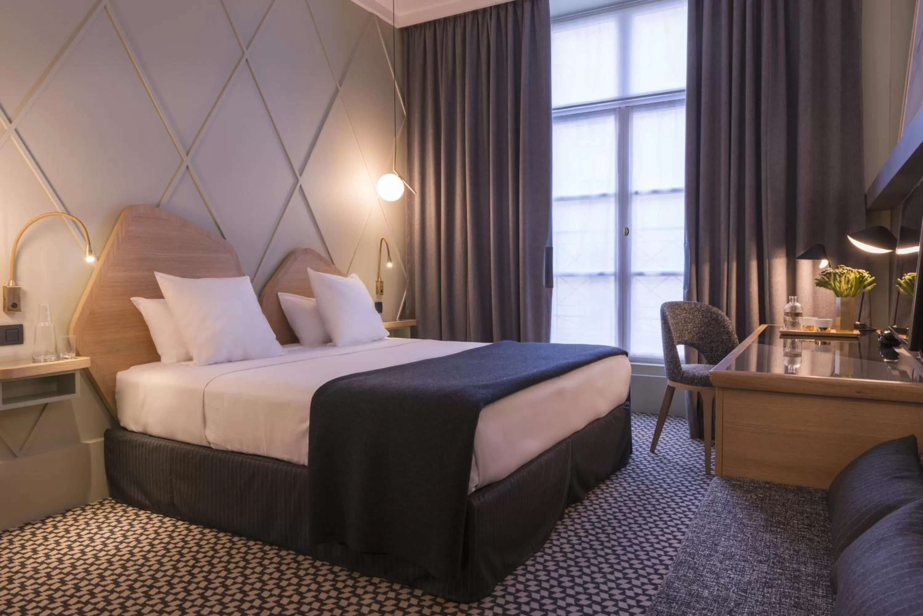 Photo of the whole room, Bed in Millésime Hôtel