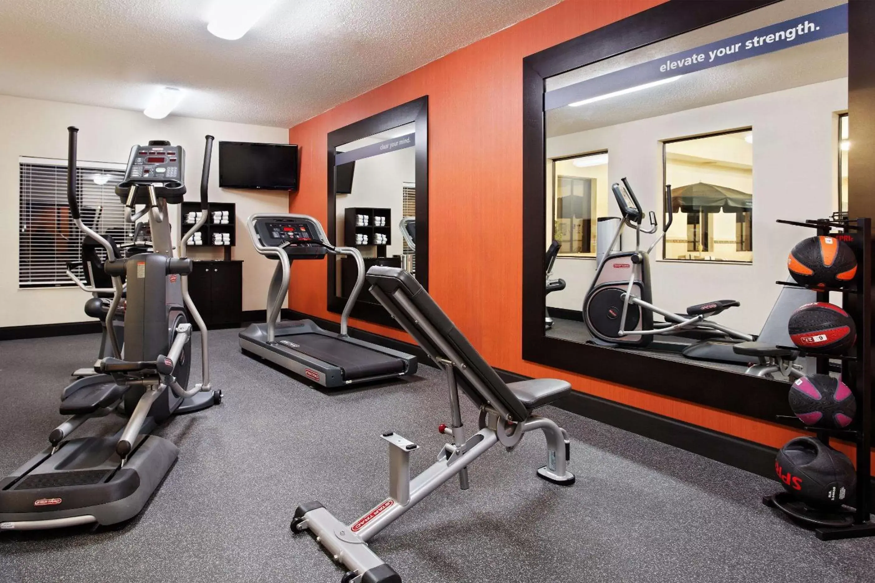 Fitness centre/facilities, Fitness Center/Facilities in Hampton Inn Ottawa - Starved Rock Area