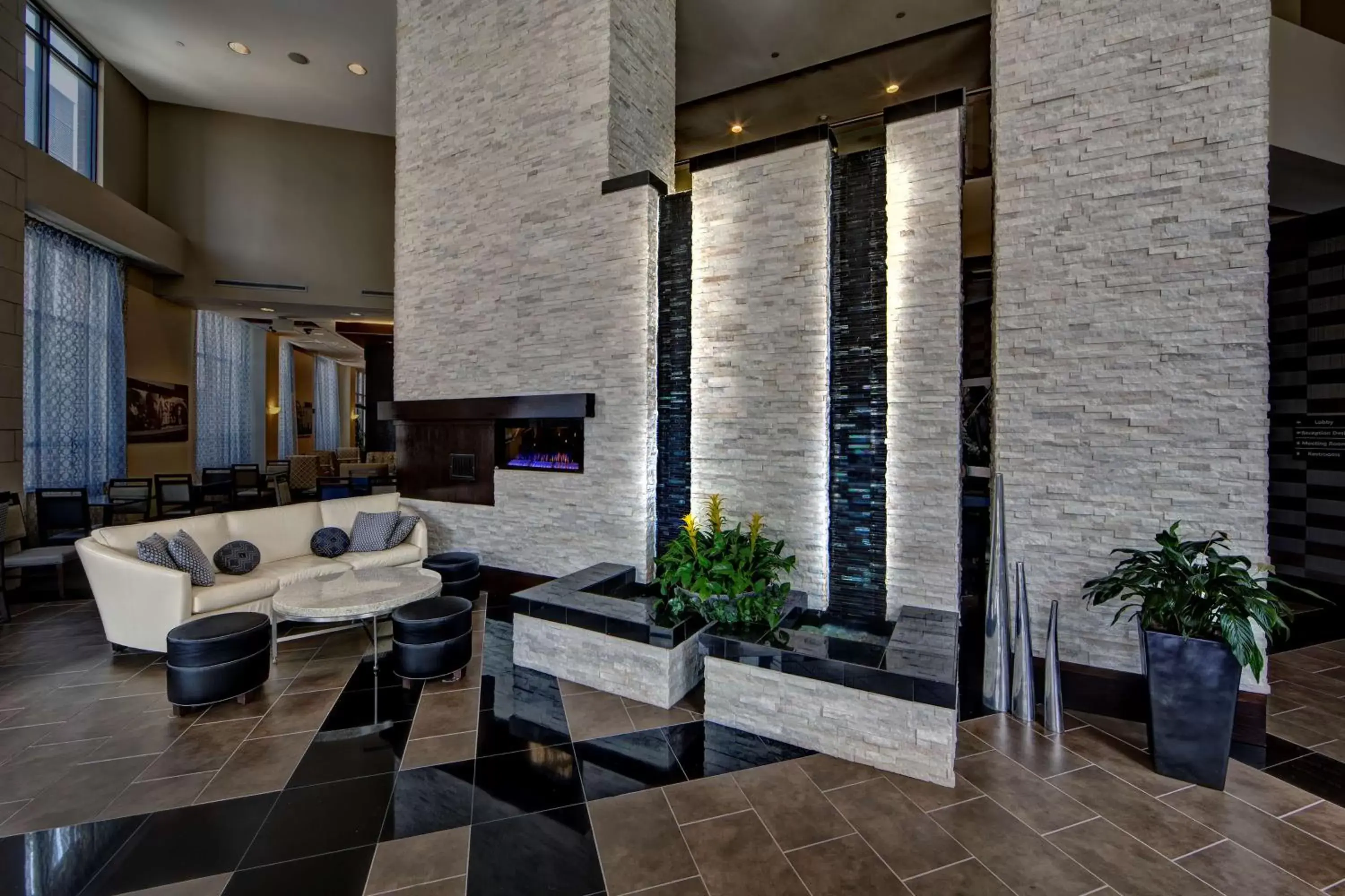 Lobby or reception in Hampton Inn & Suites Nashville-Downtown