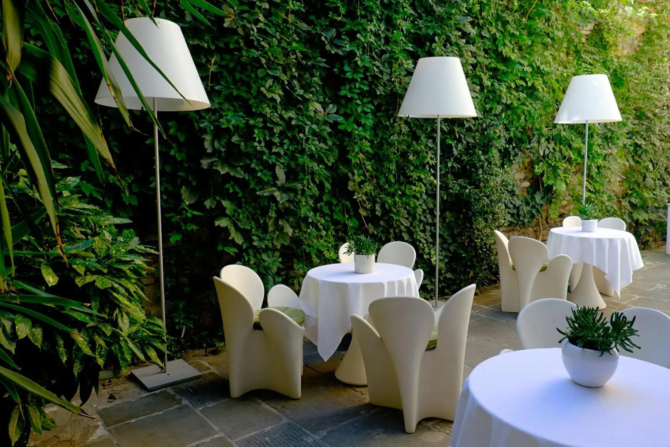 Garden, Banquet Facilities in Petronilla - Hotel In Bergamo