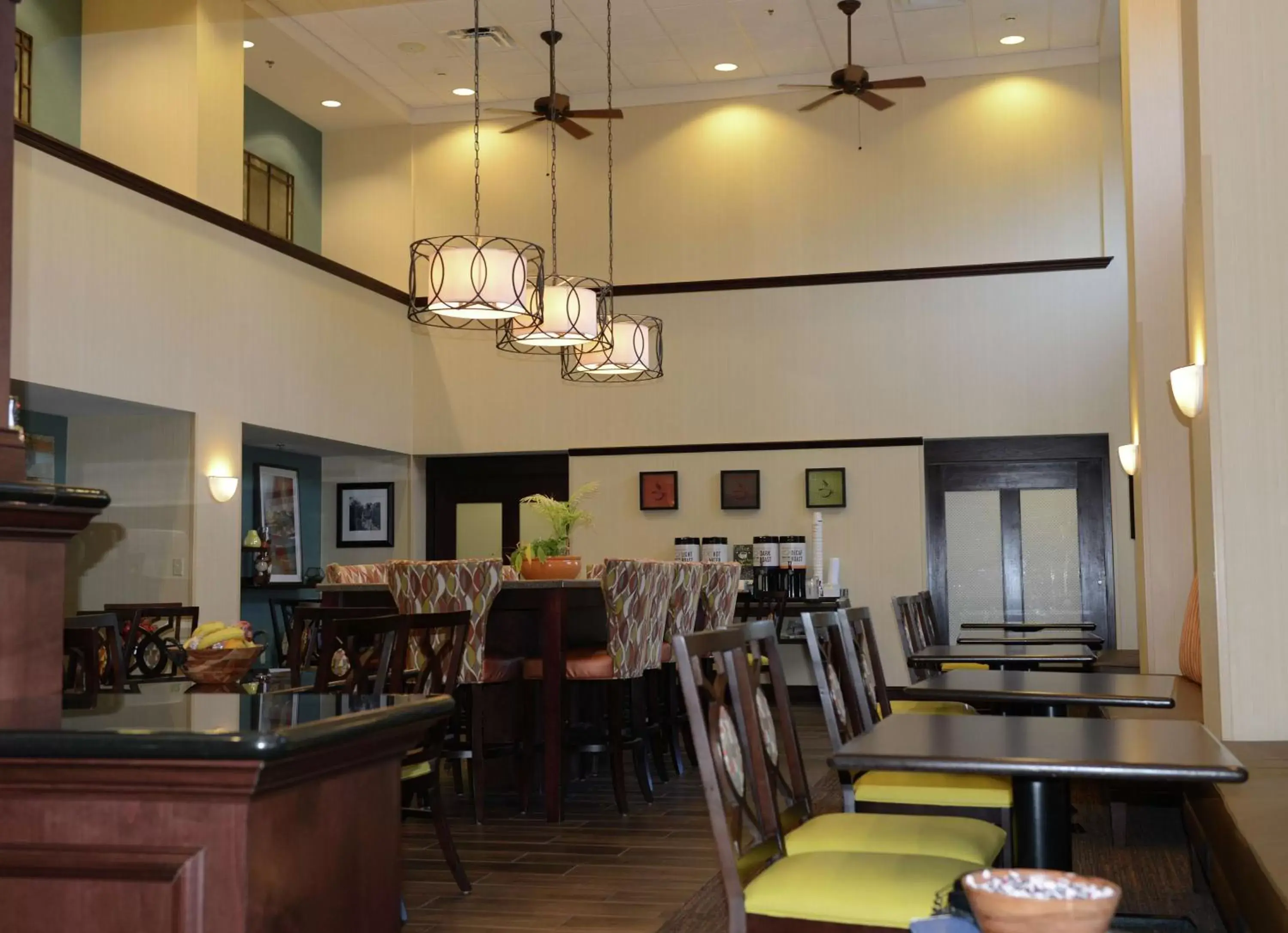 Breakfast, Restaurant/Places to Eat in Hampton Inn & Suites-Knoxville/North I-75