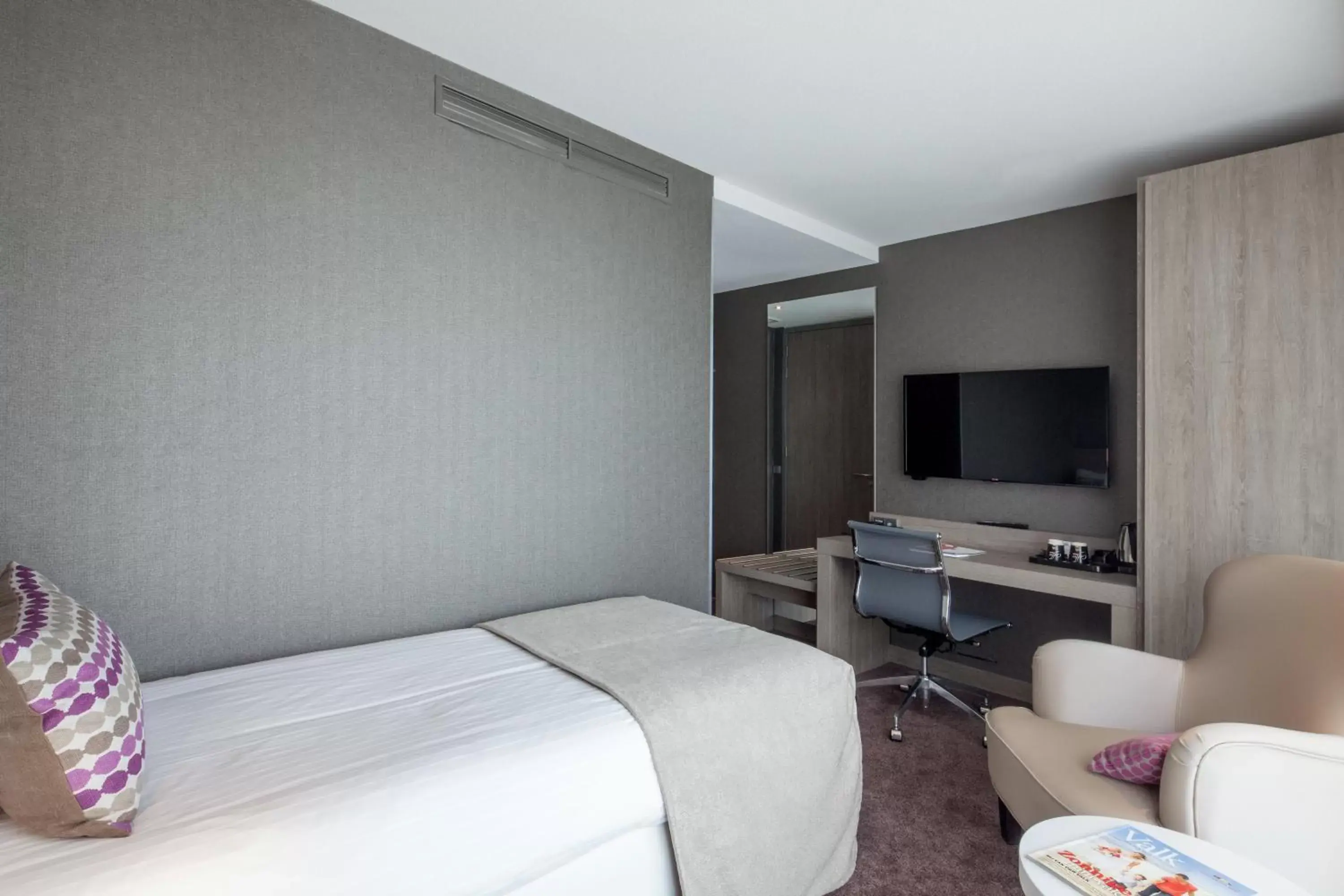 Comfort Single Room in Van der Valk Hotel Haarlem