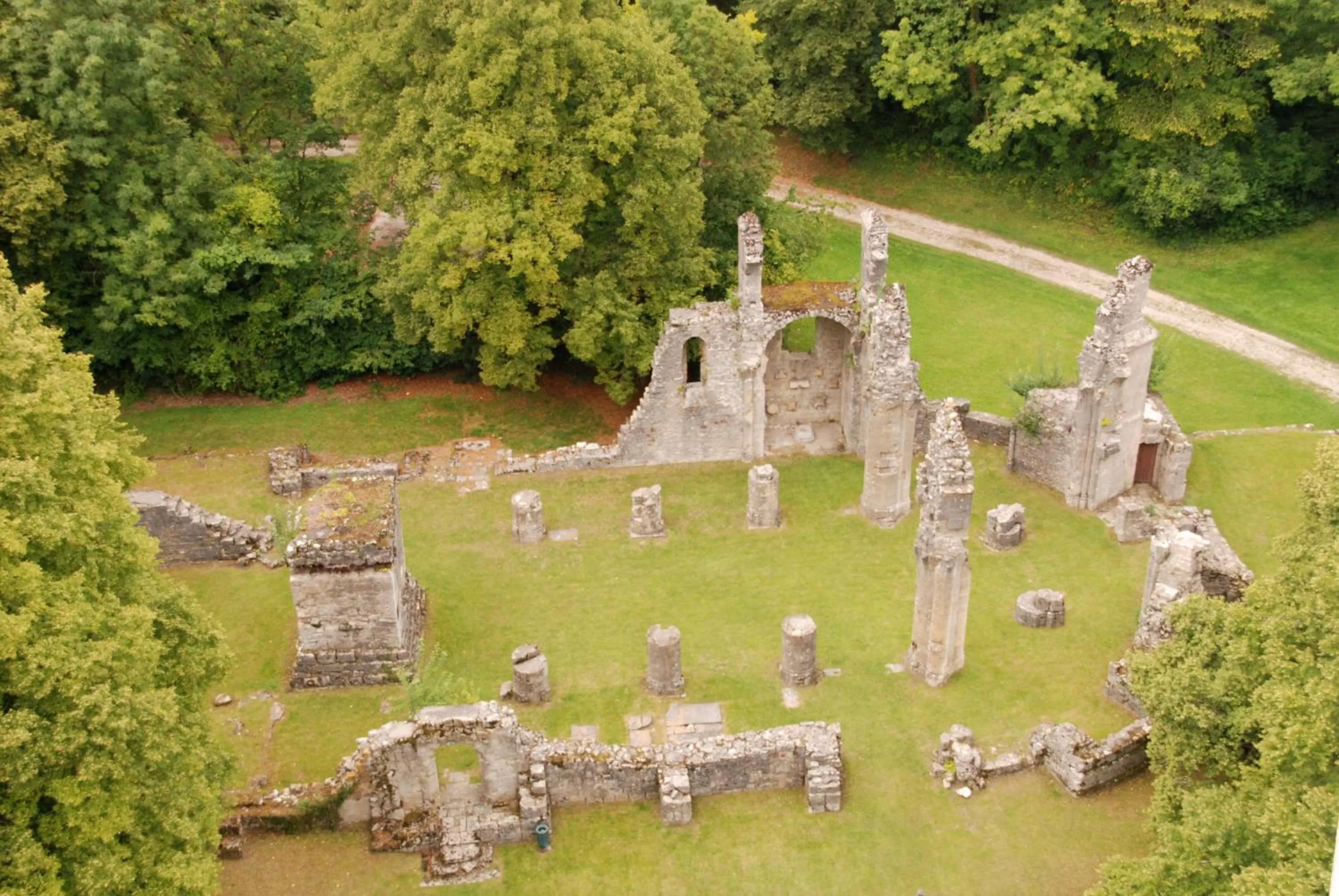 Nearby landmark in 14-18 Meuse-Argonne