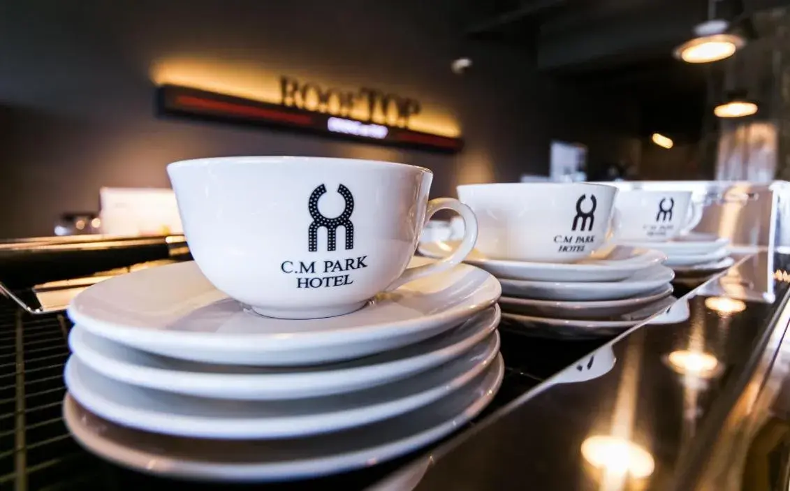 Restaurant/places to eat in CM Park Hotel Restaurant/places to eat in CM Park Hotel