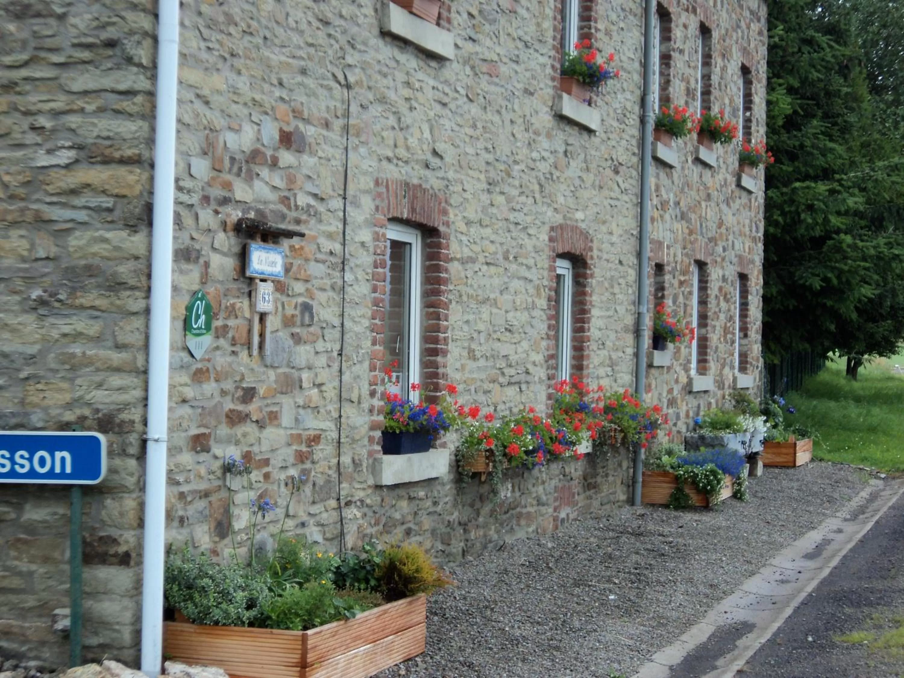 Logo/Certificate/Sign in B&B La Niouche