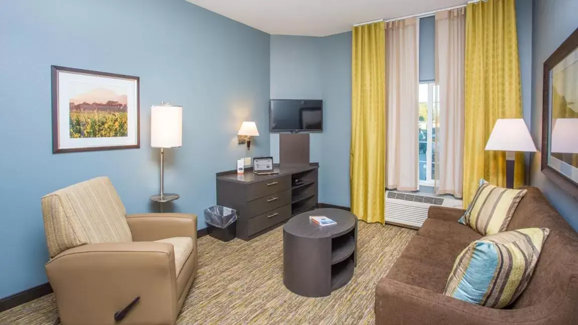 Seating Area in Candlewood Suites Sidney, an IHG Hotel