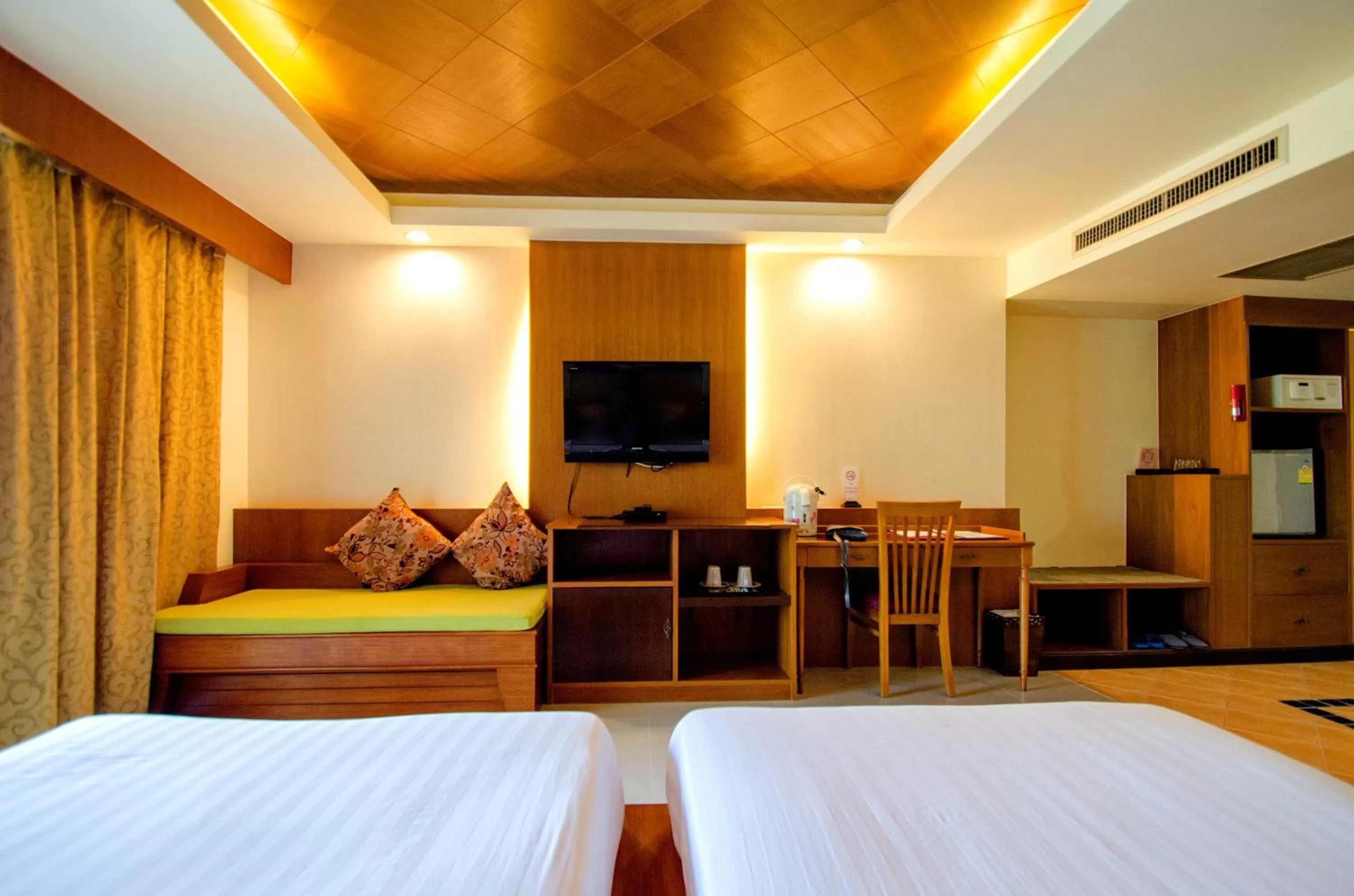 TV and multimedia, Bed in Khaolak Orchid Beach Resort - SHA Extra Plus