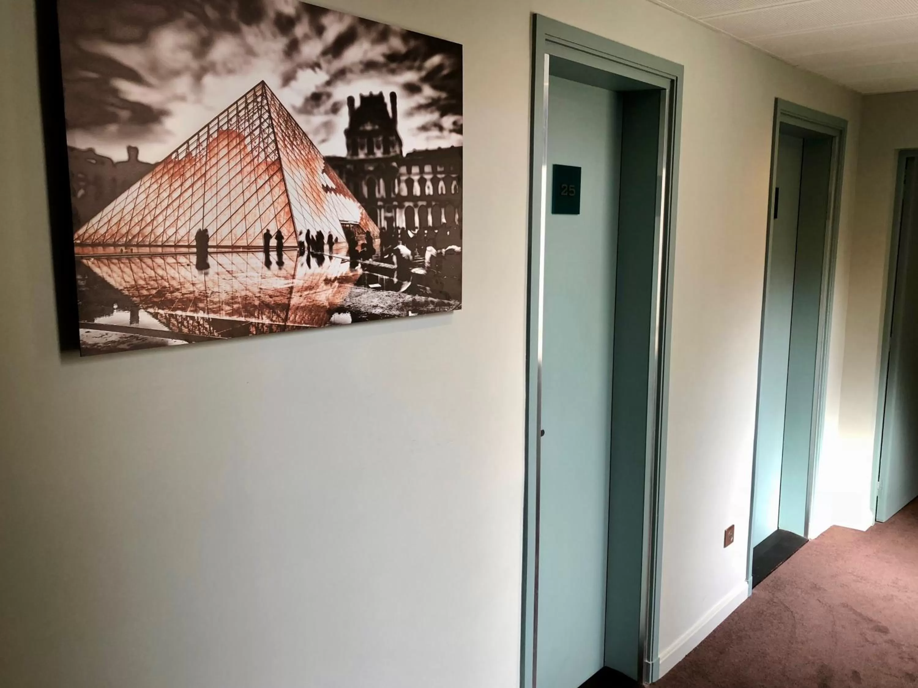 Decorative detail in Best Western Empire Elysees