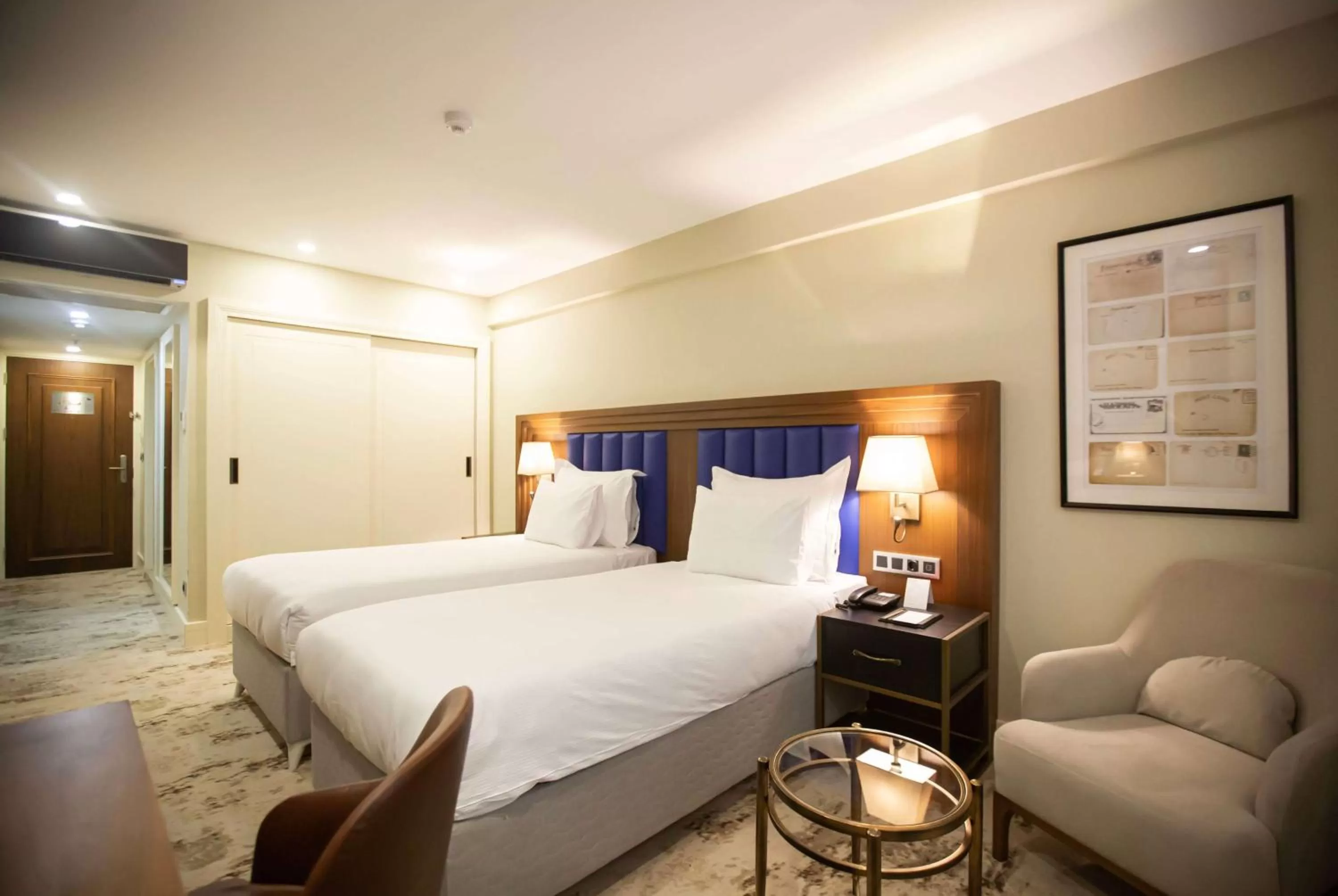 Photo of the whole room, Bed in Ramada Plaza Sultanahmet