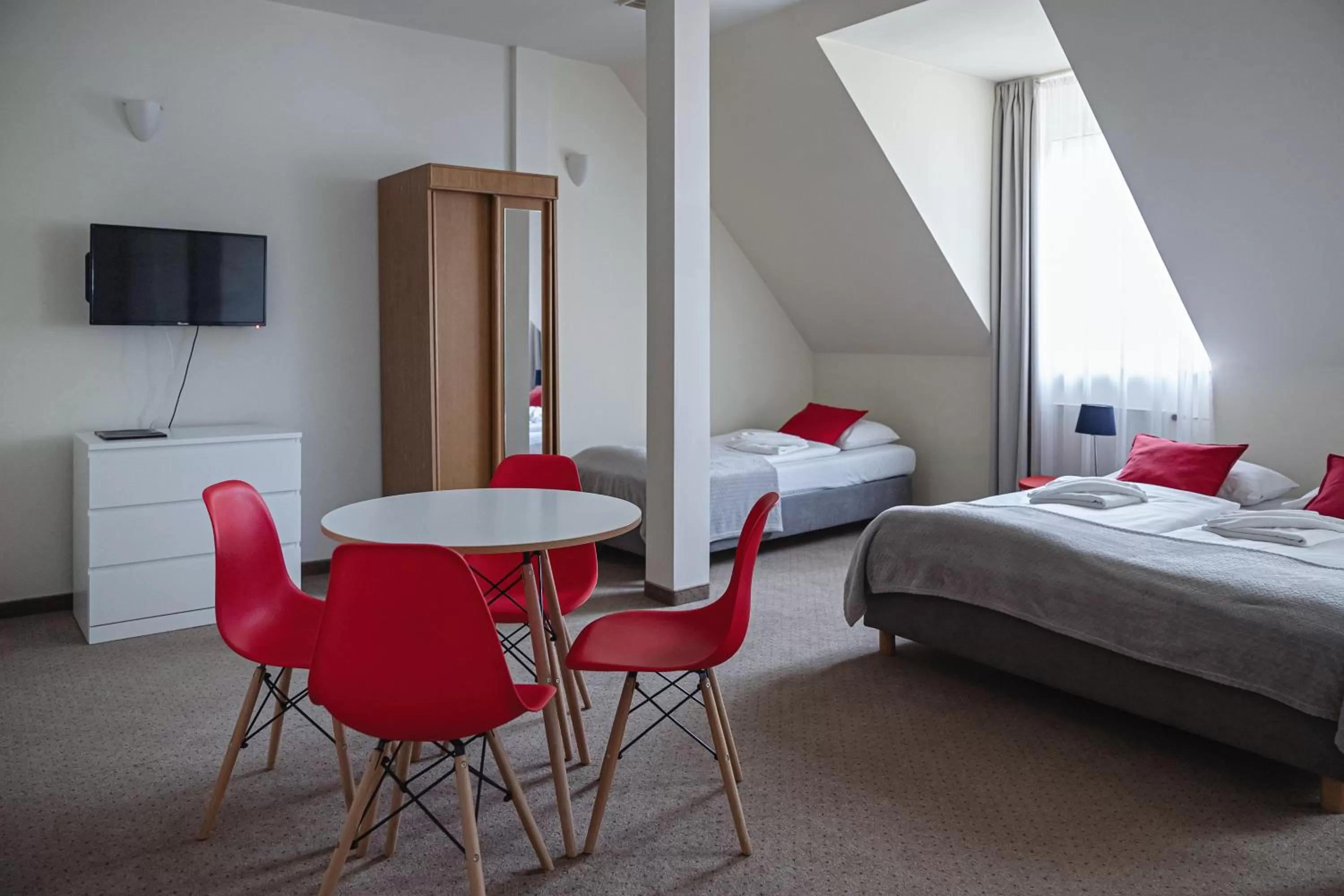 Photo of the whole room, Bed in Gronie Ski & Bike