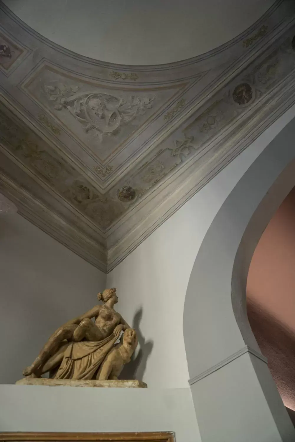 Decorative detail in Casa Botticelli