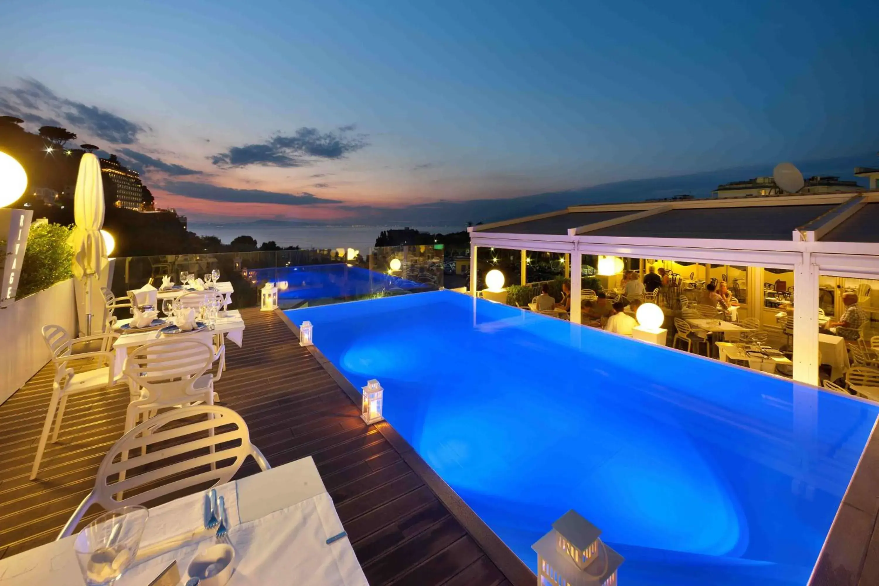Restaurant/places to eat in Hotel Rivage Restaurant/places to eat in Hotel Rivage
