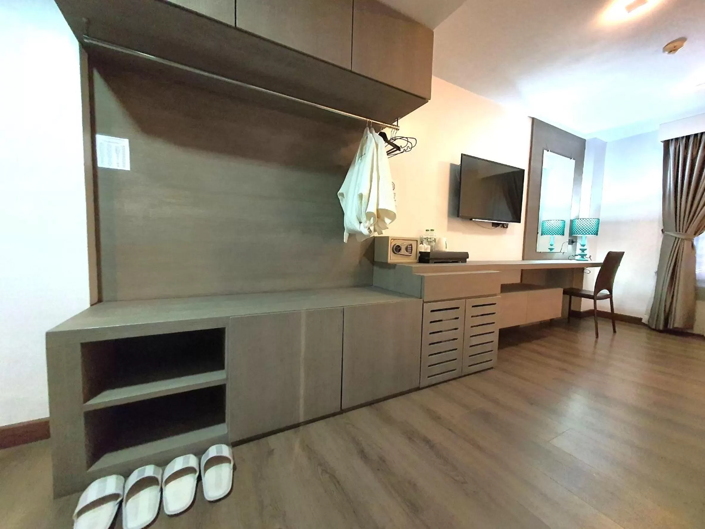 Photo of the whole room in Marigold Lanna