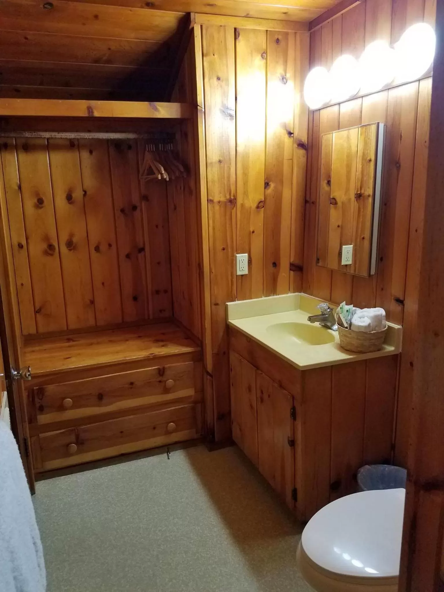 Bathroom in Fern River Resort