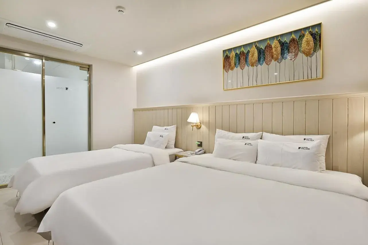Bed in Hotel Palace Gyeongju
