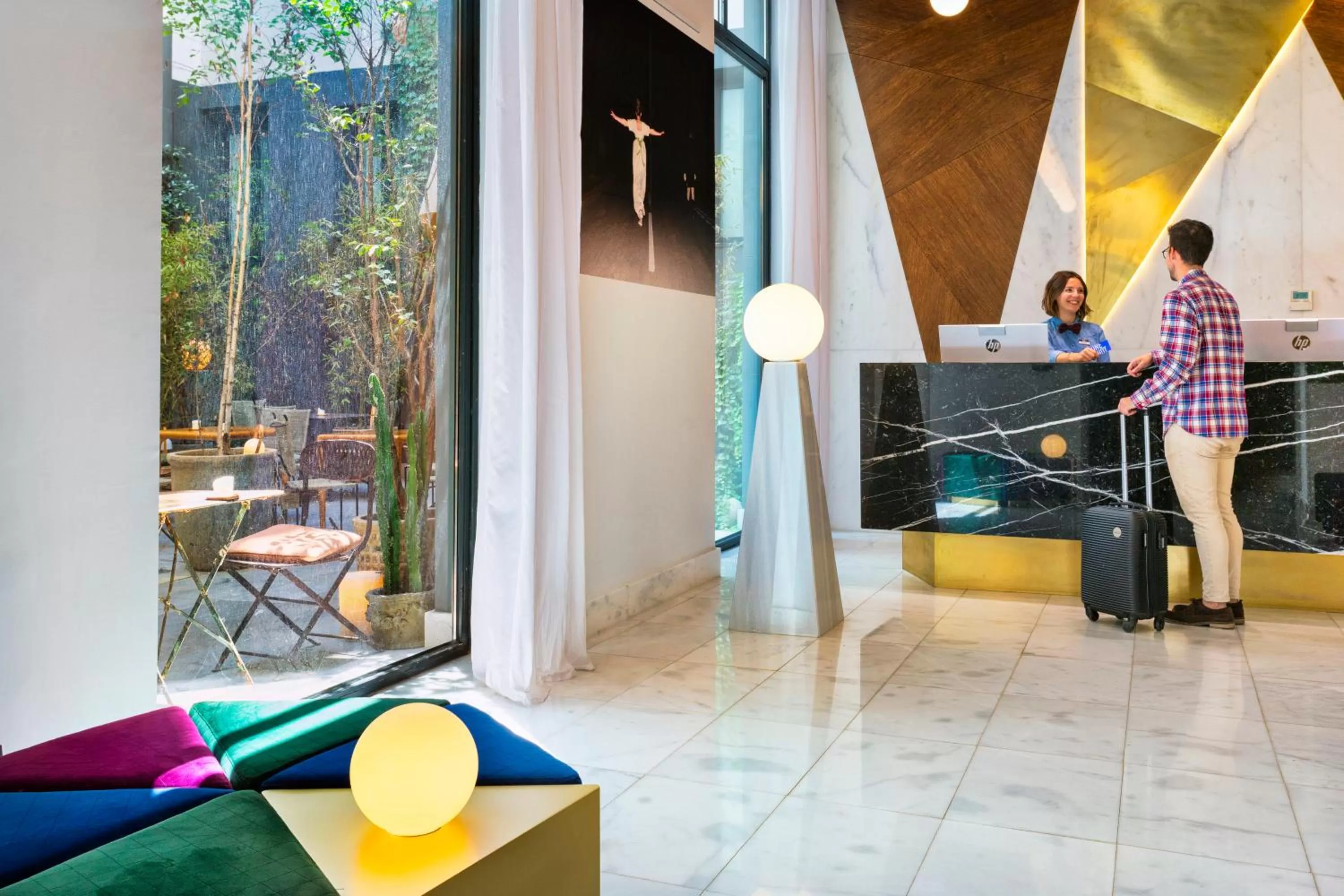 Lobby or reception in One Shot Fortuny