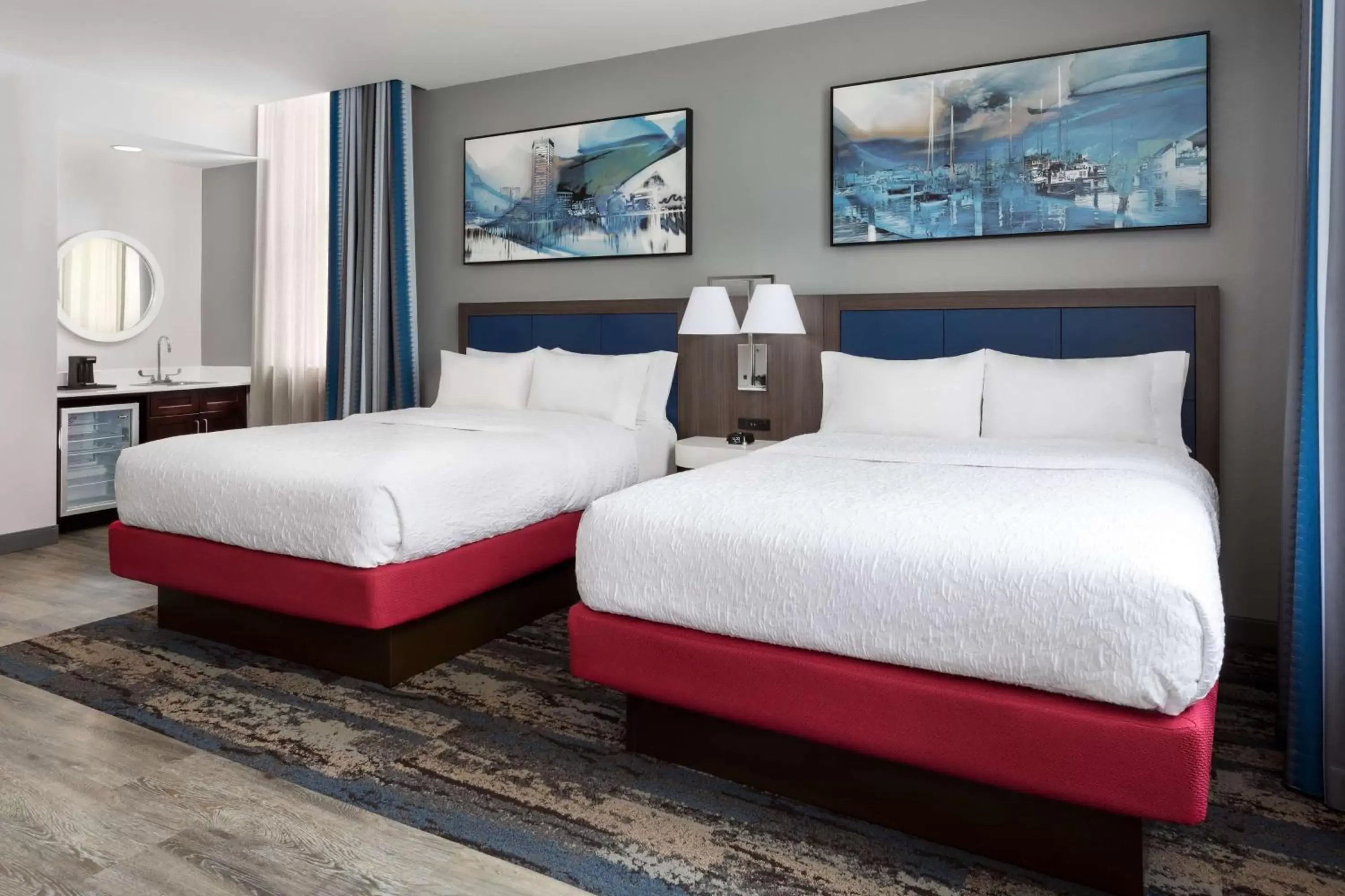 Bed in Hampton Inn & Suites Baltimore Inner Harbor