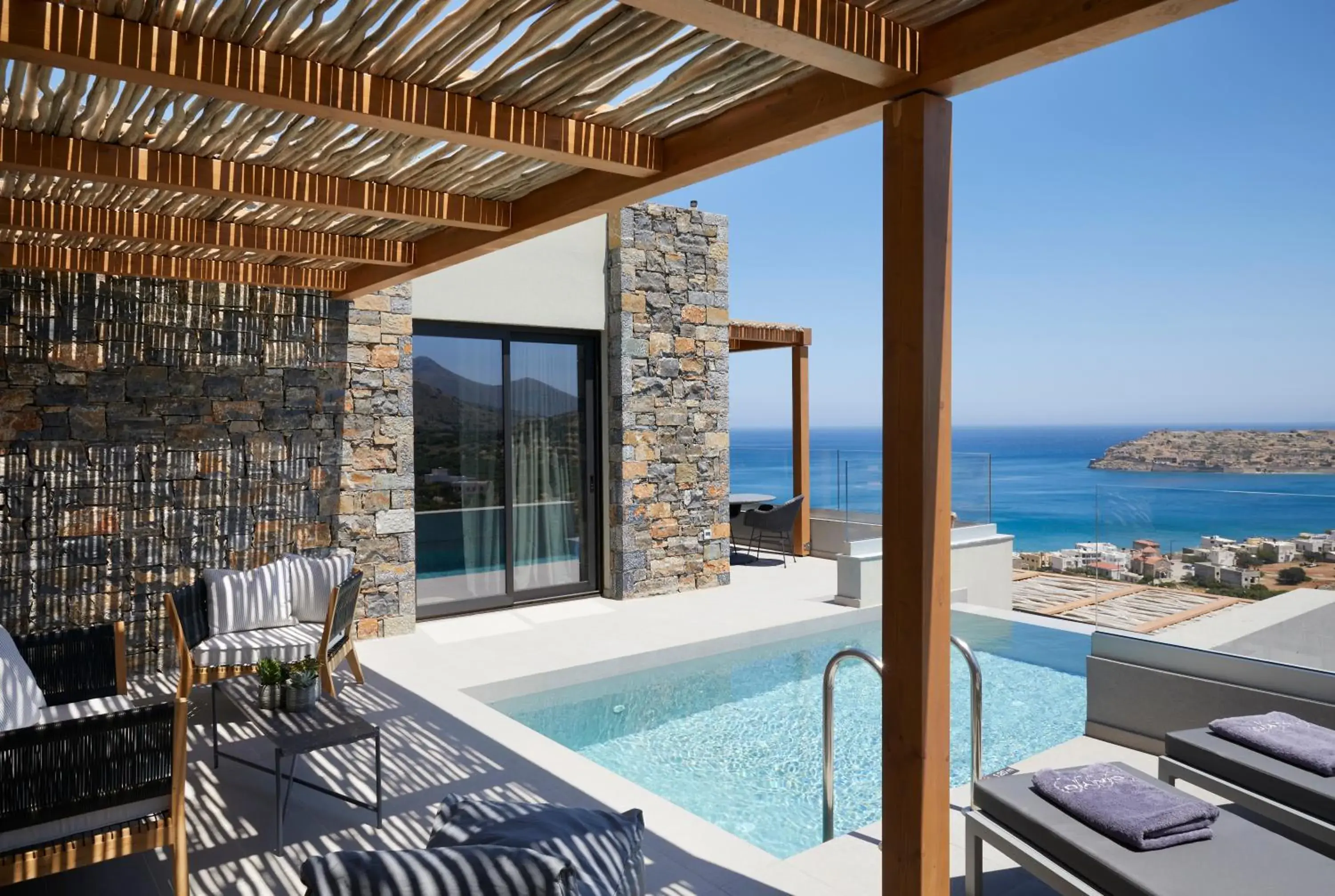 Balcony/Terrace, Swimming Pool in Cayo Exclusive Resort & Spa