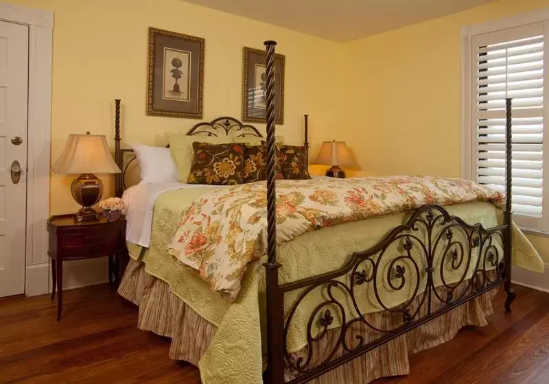 King Room with Rain Shower in Blue Heron Inn King Room with Rain Shower in Blue Heron Inn