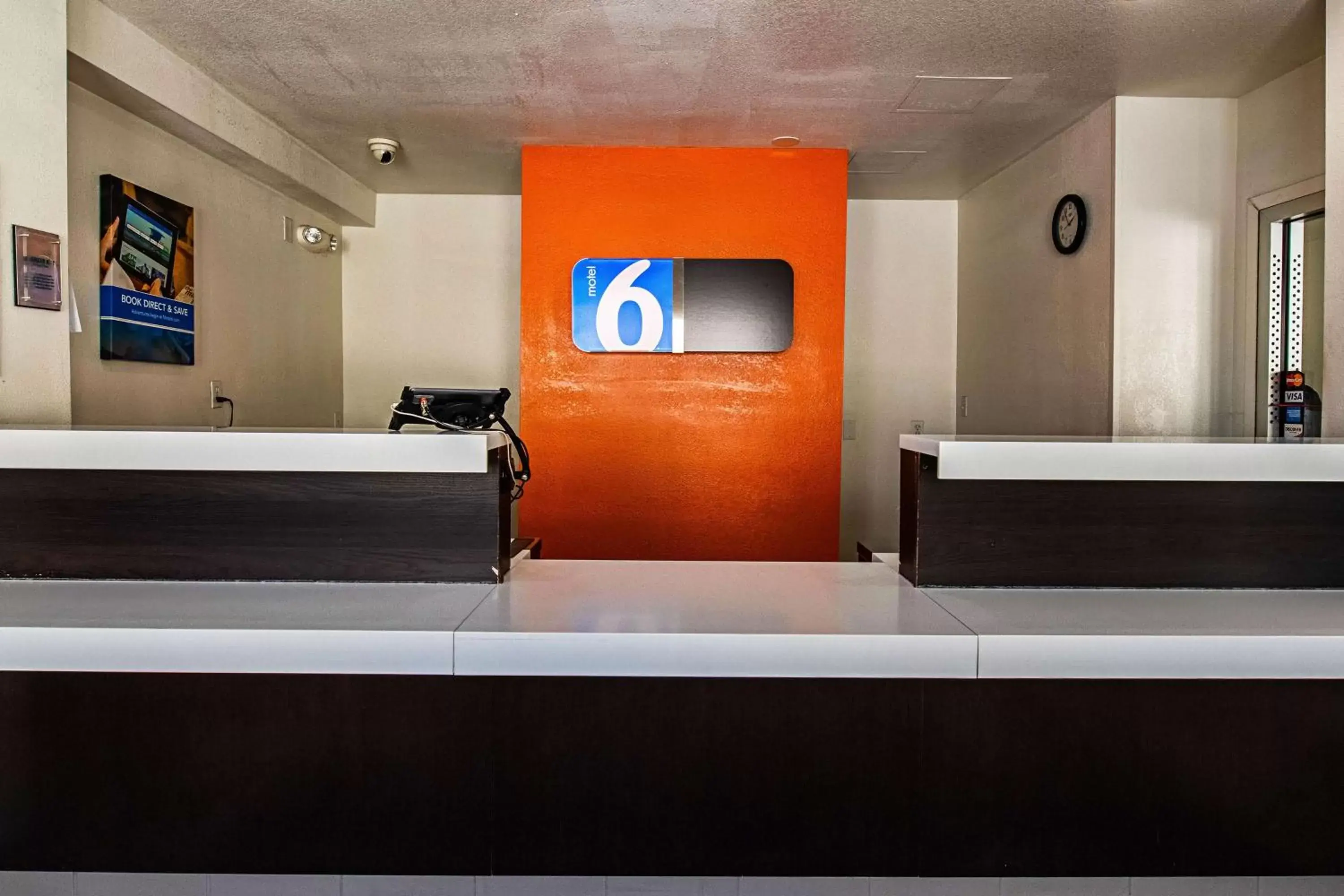 Property logo or sign, Lobby/Reception in Motel 6-Palatine, IL - Chicago Northwest