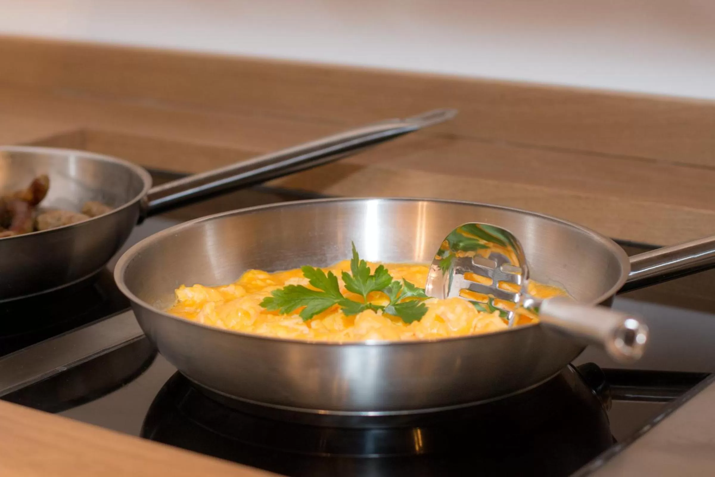 Restaurant/places to eat in Bayer 89 Vi Vadi Hotel