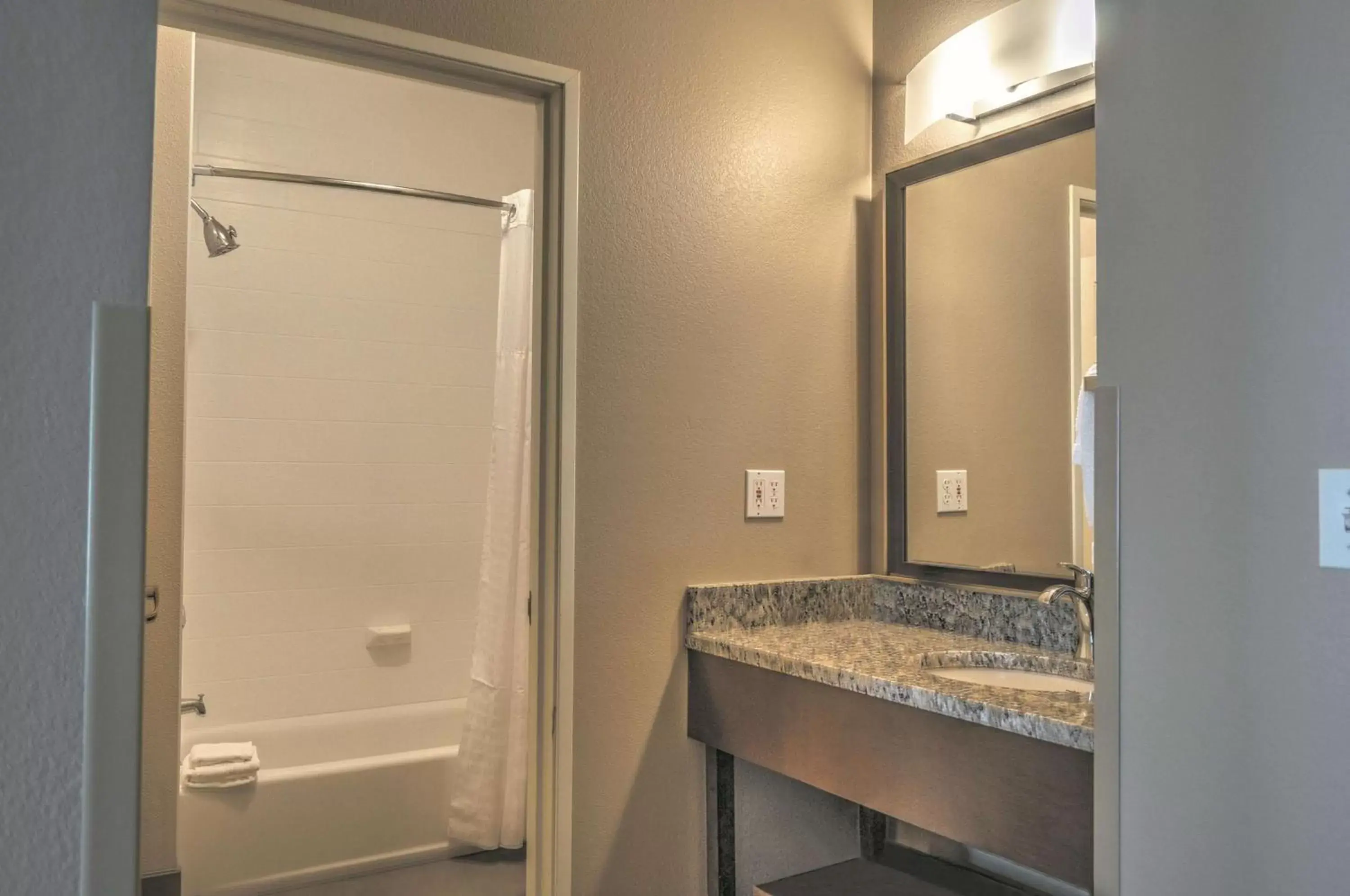 Photo of the whole room, Bathroom in Best Western Plus Kalispell/Glacier Park West Hotel & Suites