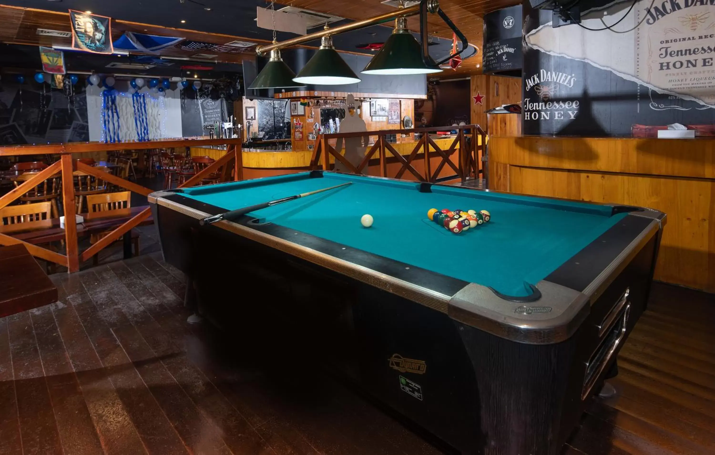 Restaurant/places to eat, Billiards in Diva Hotel