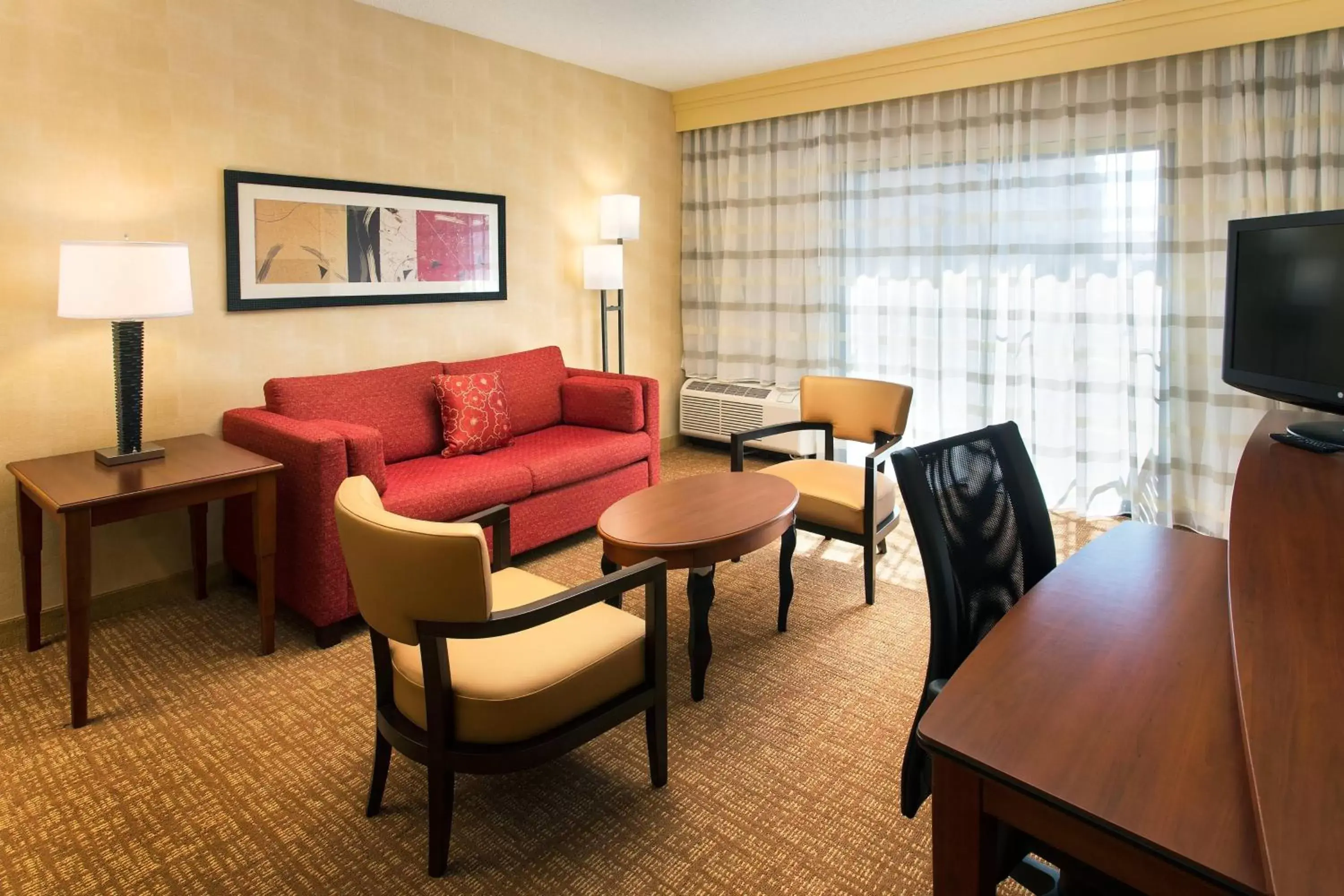 Living room, Seating Area in Courtyard by Marriott Phoenix Airport