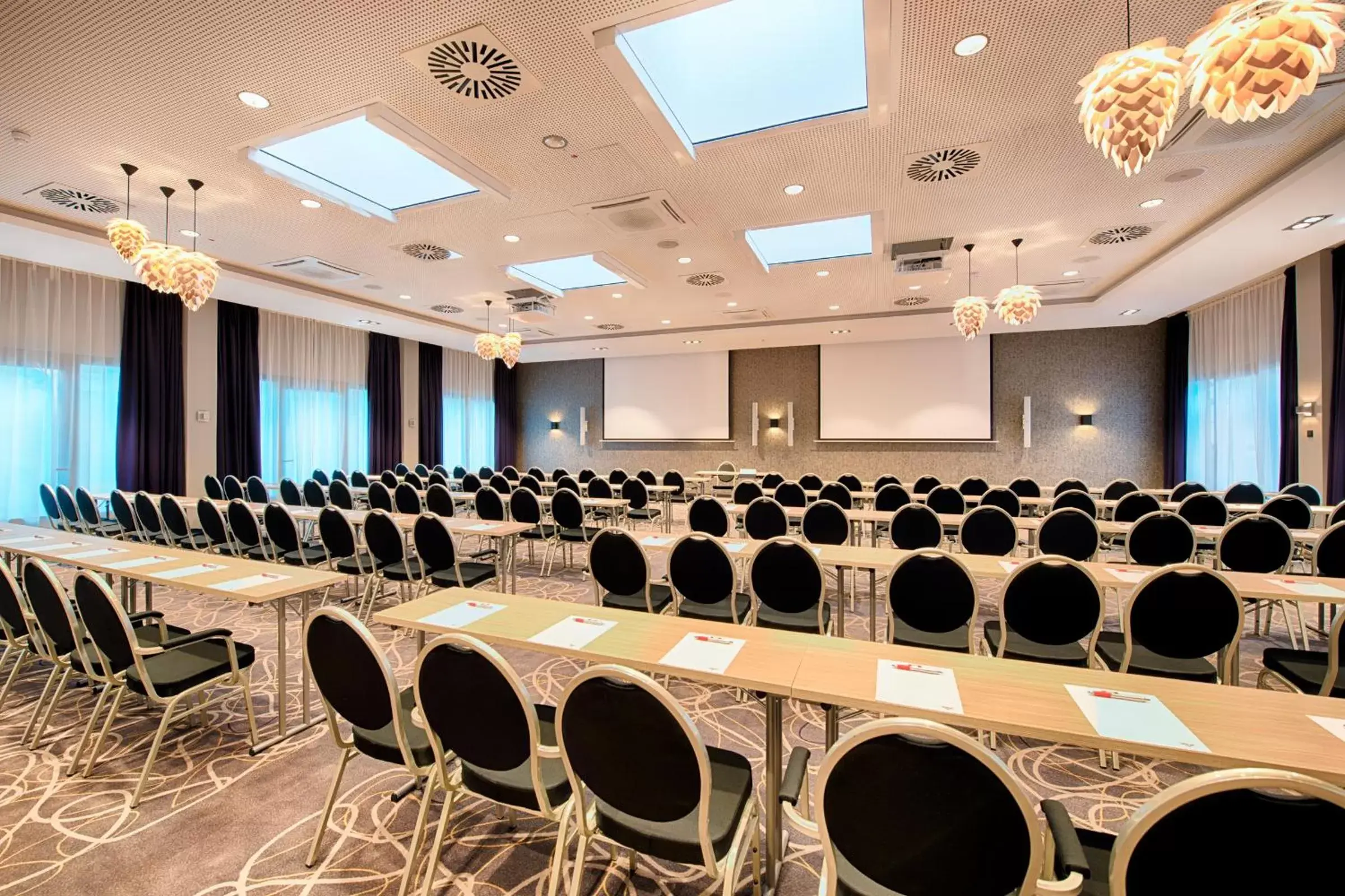 Meeting/conference room in Leonardo Hotel Wolfsburg City Center