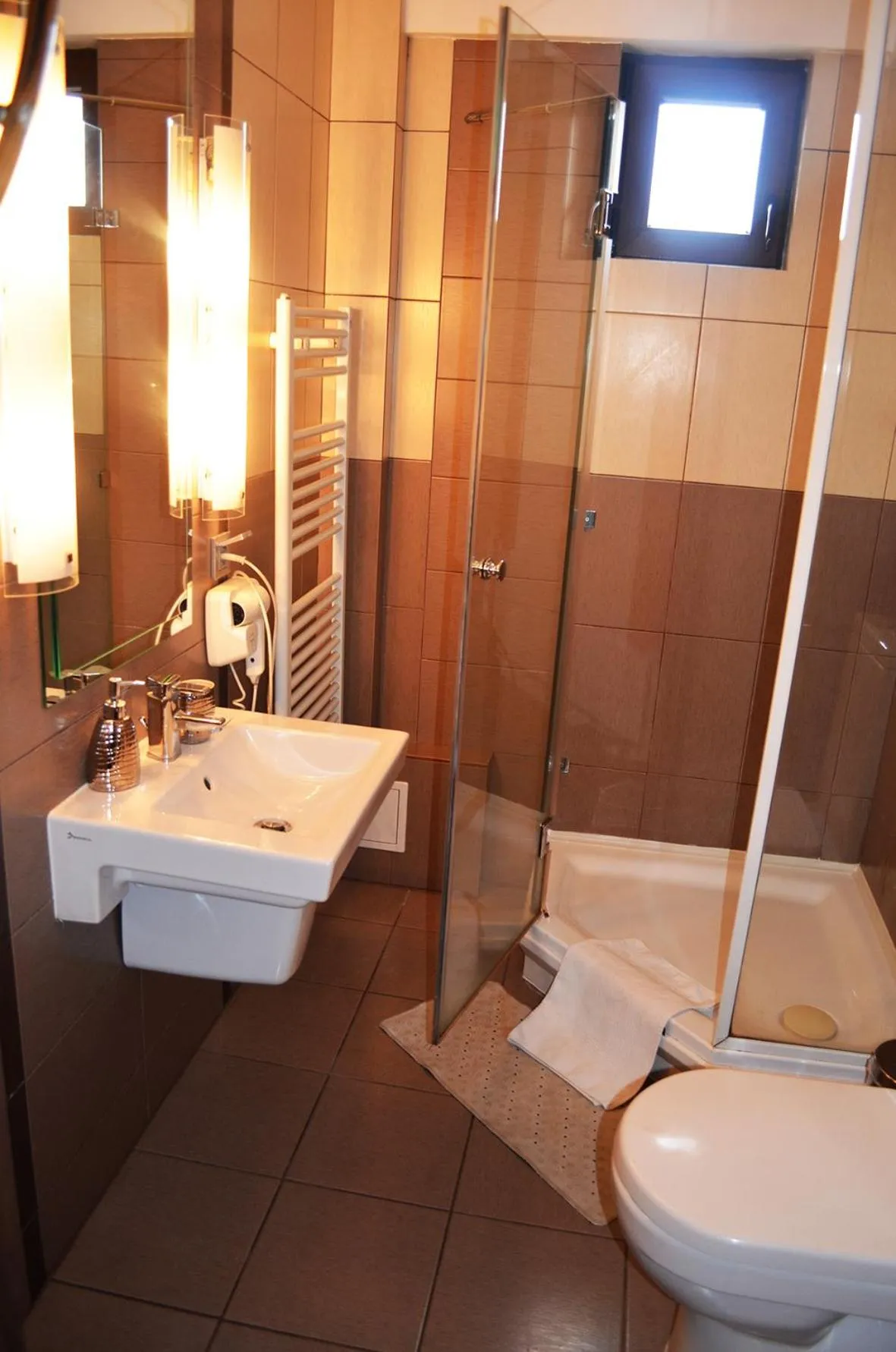 Bathroom in Hotel Premier