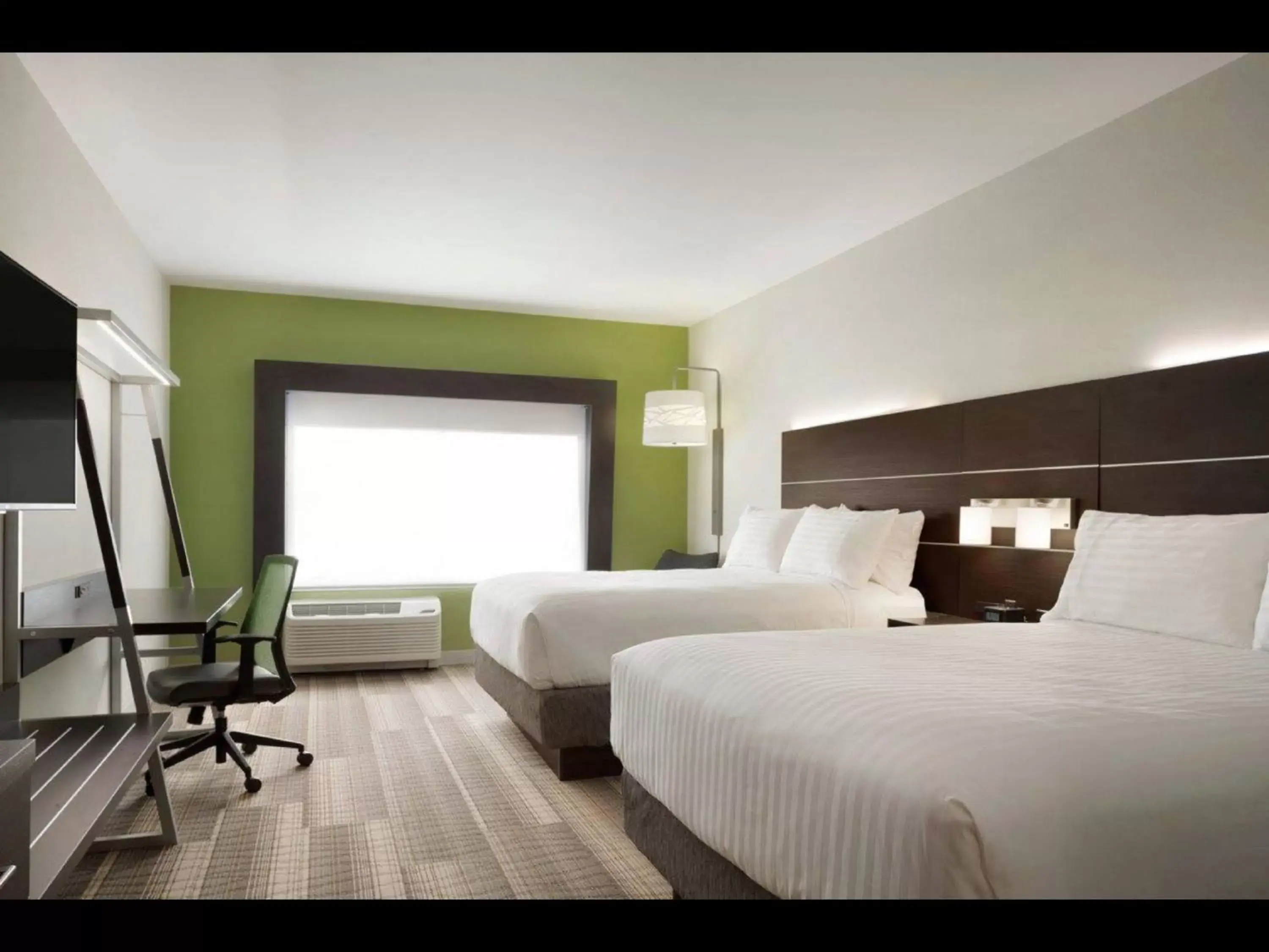 Photo of the whole room, Bed in Holiday Inn Express Hotel & Suites Canton, an IHG Hotel