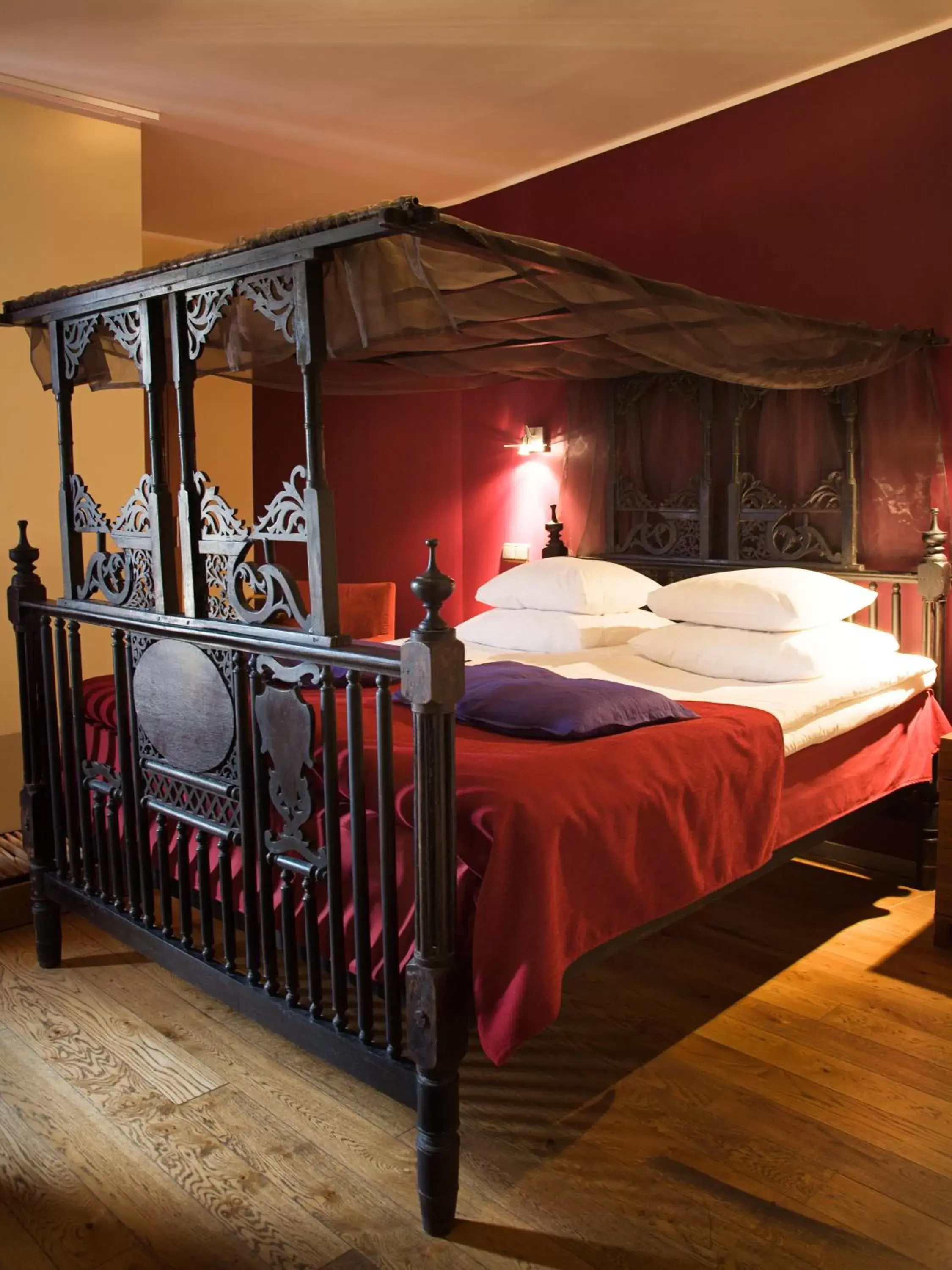 Bed in Hotel Hellsten Bed in Hotel Hellsten