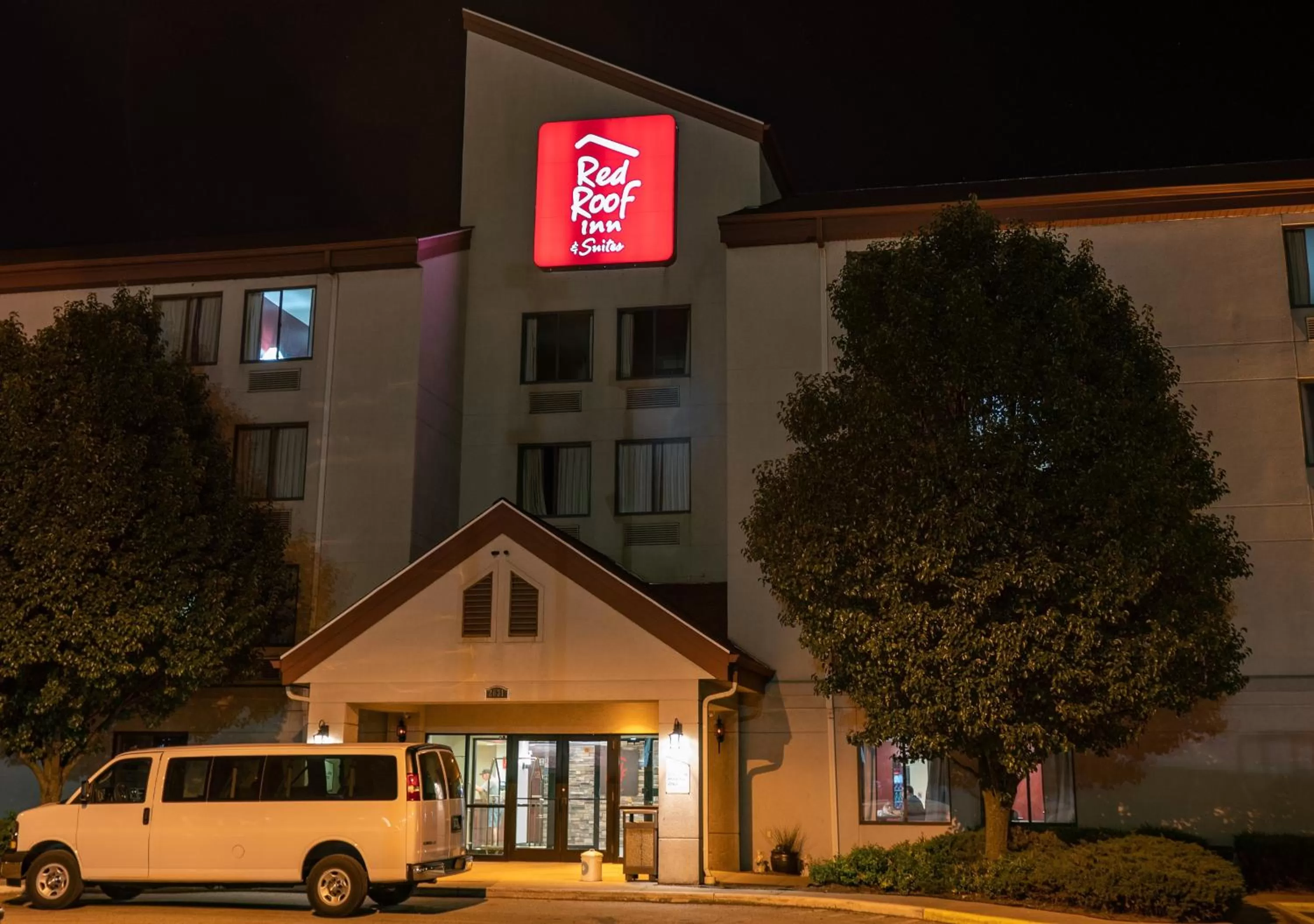 Property building in Red Roof Inn & Suites Indianapolis Airport