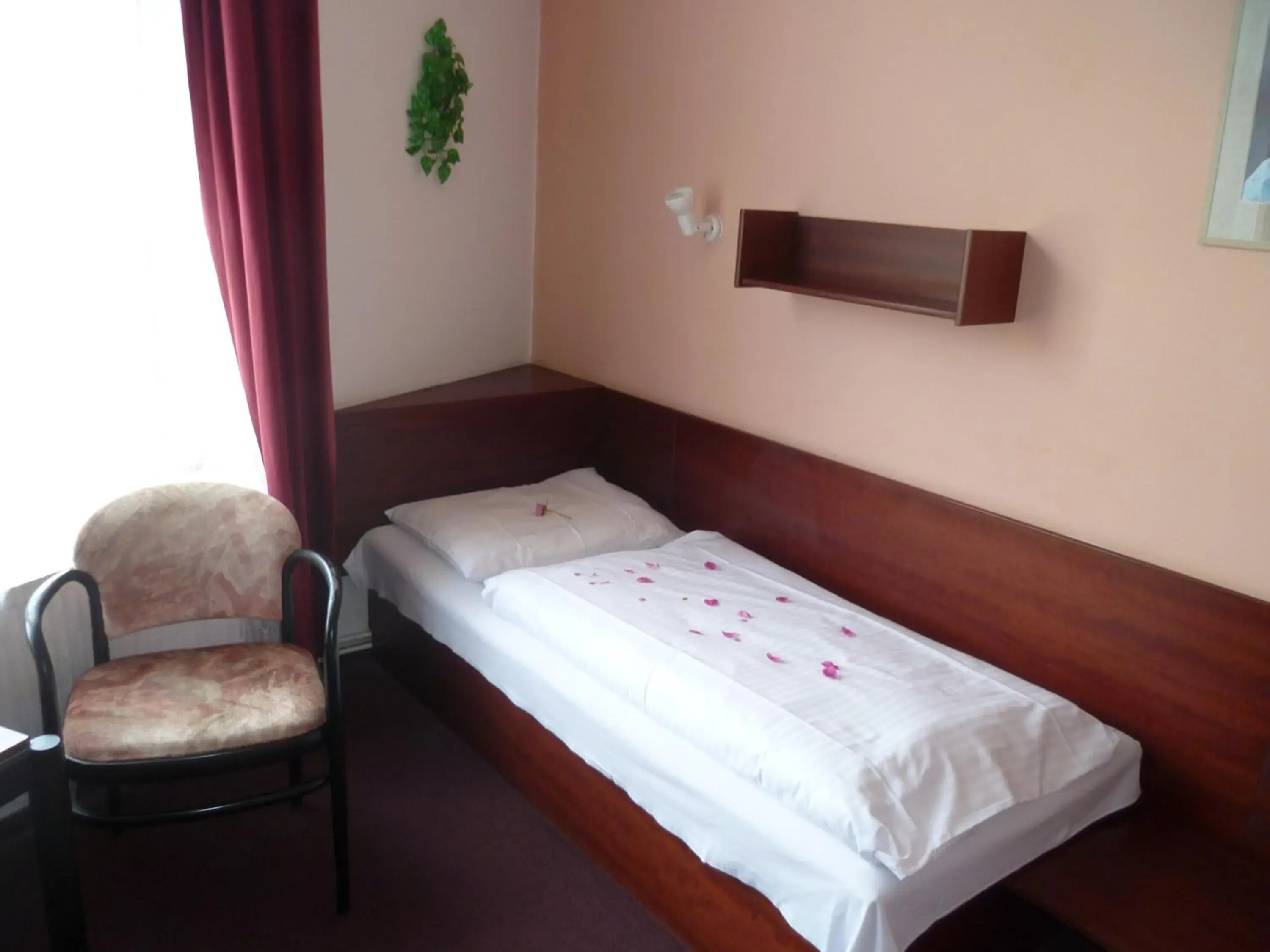 Bed in Hotel Jerabek