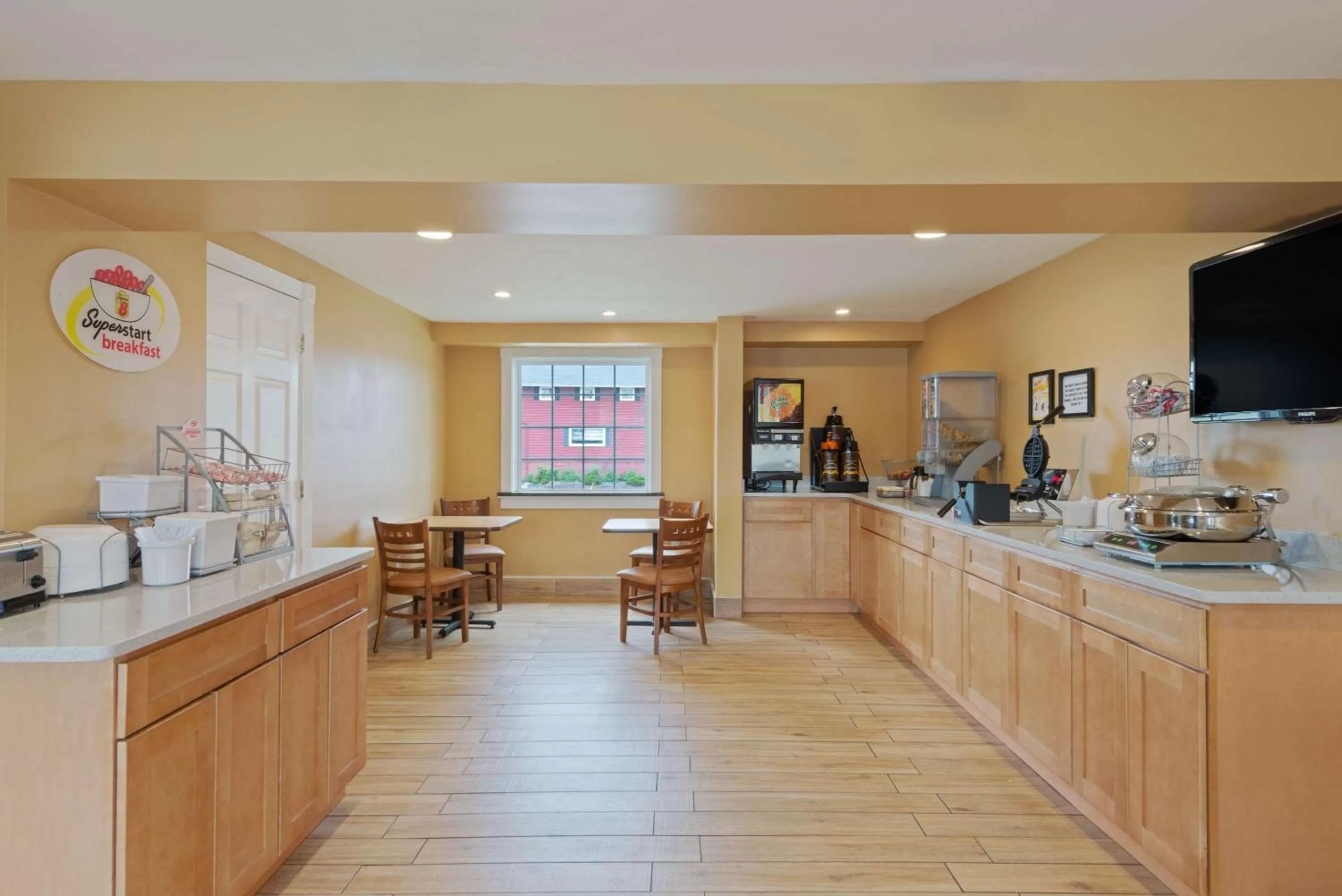 Restaurant/places to eat in Super 8 by Wyndham Sturbridge