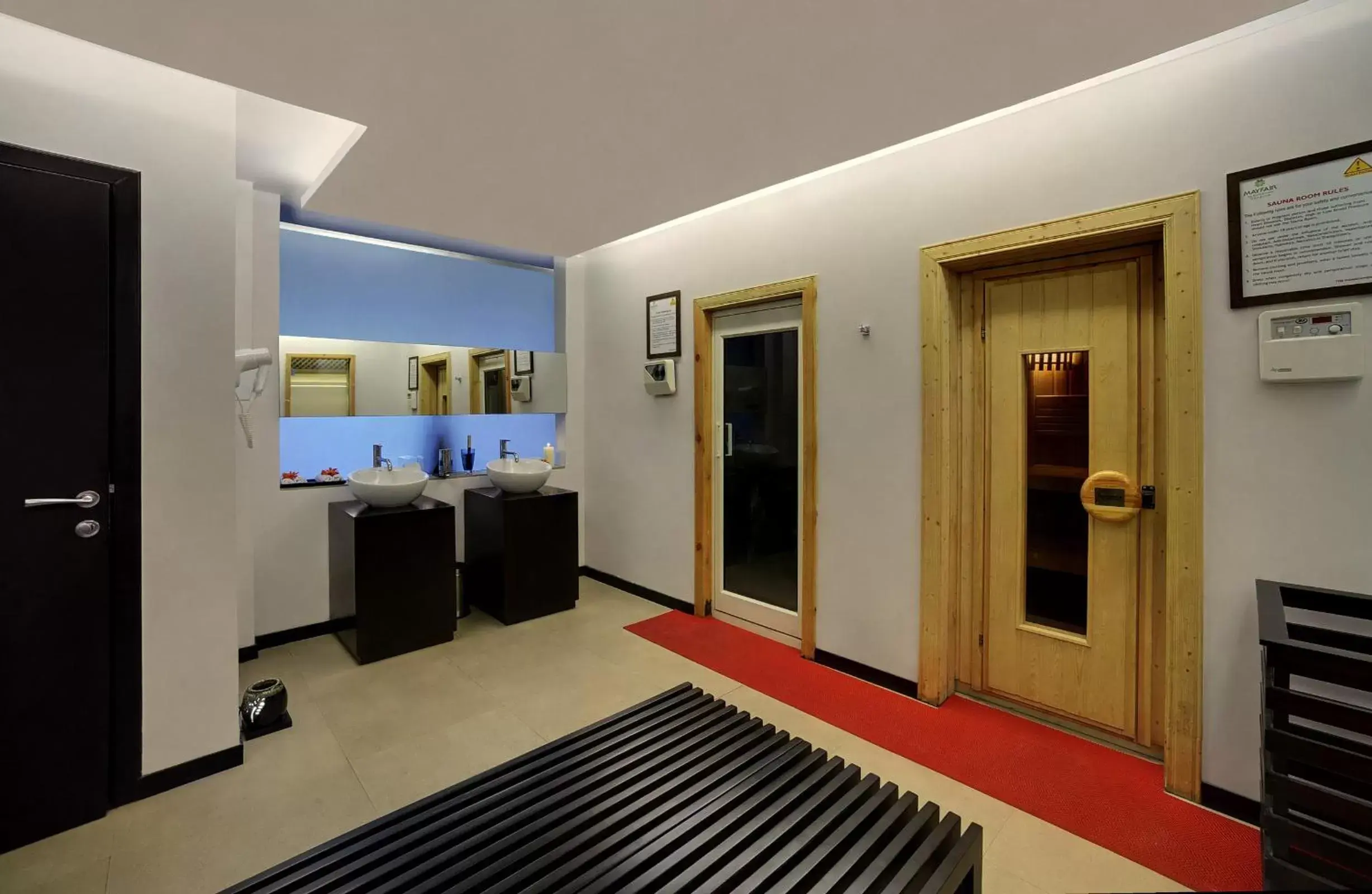 Spa and wellness centre/facilities, Balcony/Terrace in Mayfair Spa Resort & Casino