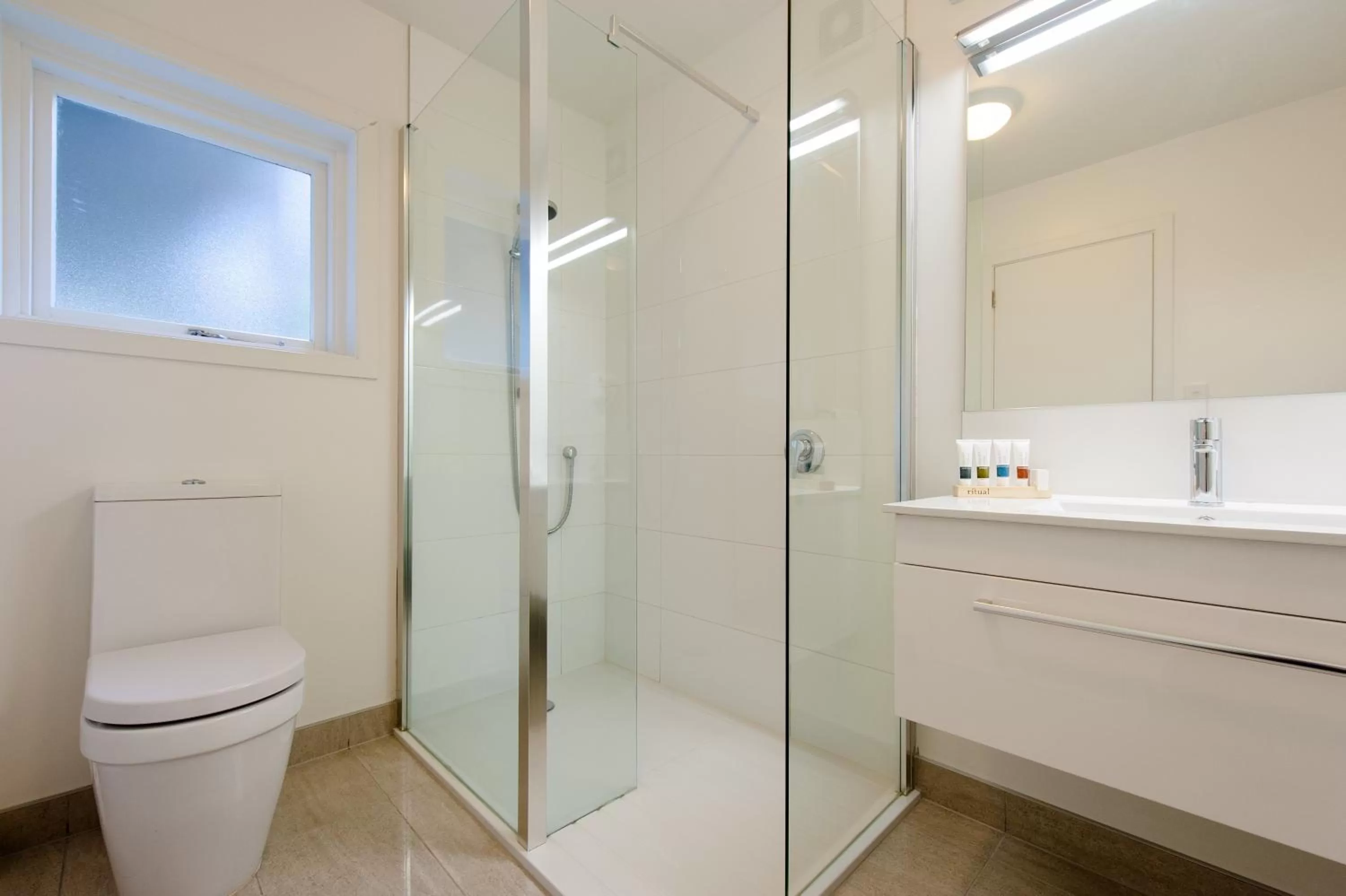 Bathroom in Belmont Motor Inn