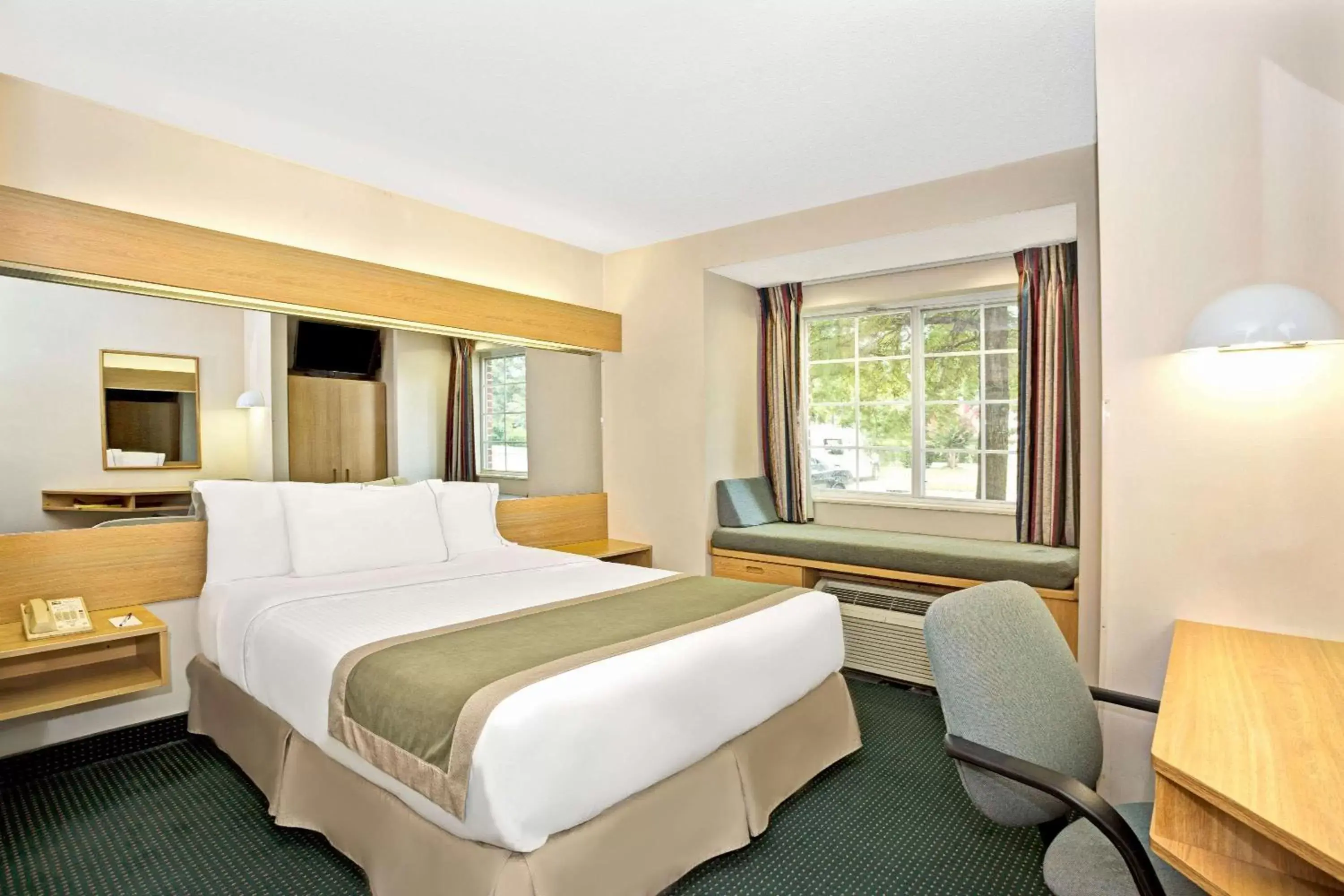 Photo of the whole room, Bed in Microtel Inn by Wyndham Raleigh-Durham Airport