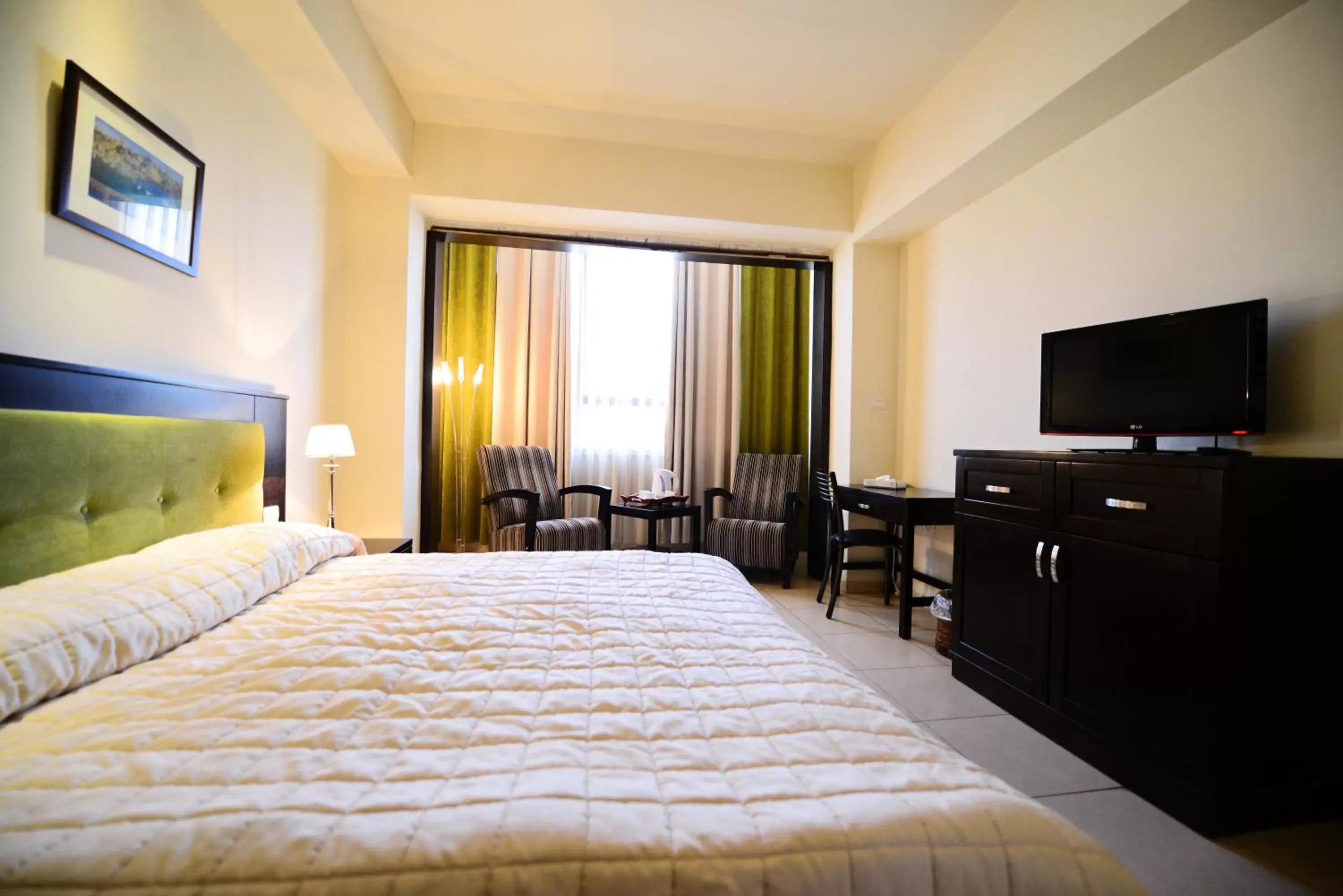 Bed in National Hotel - Jerusalem