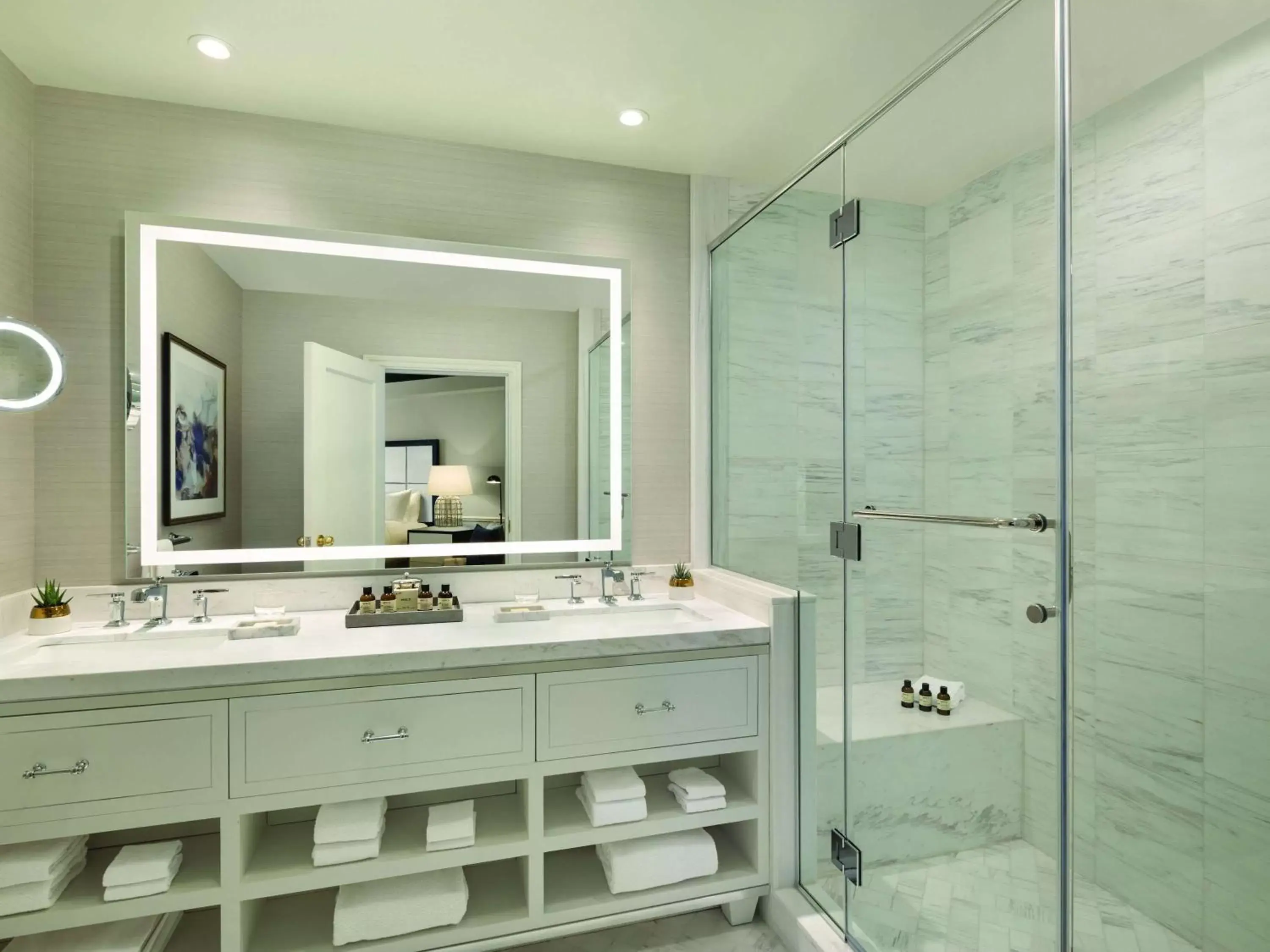 Bedroom, Bathroom in Fairmont Le Chateau Frontenac