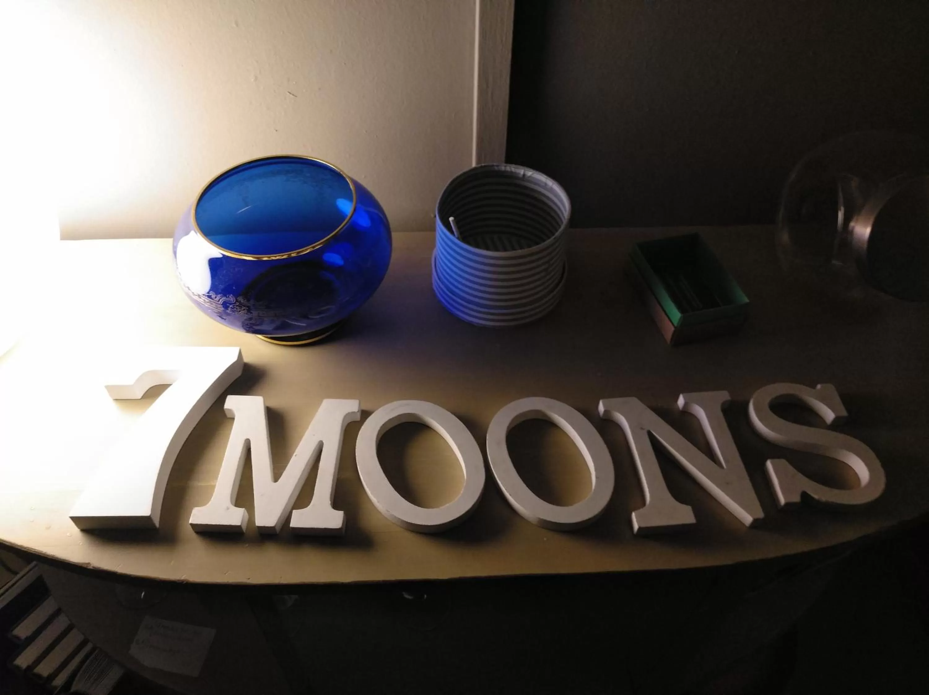 Text overlay in 7 Moons B&B